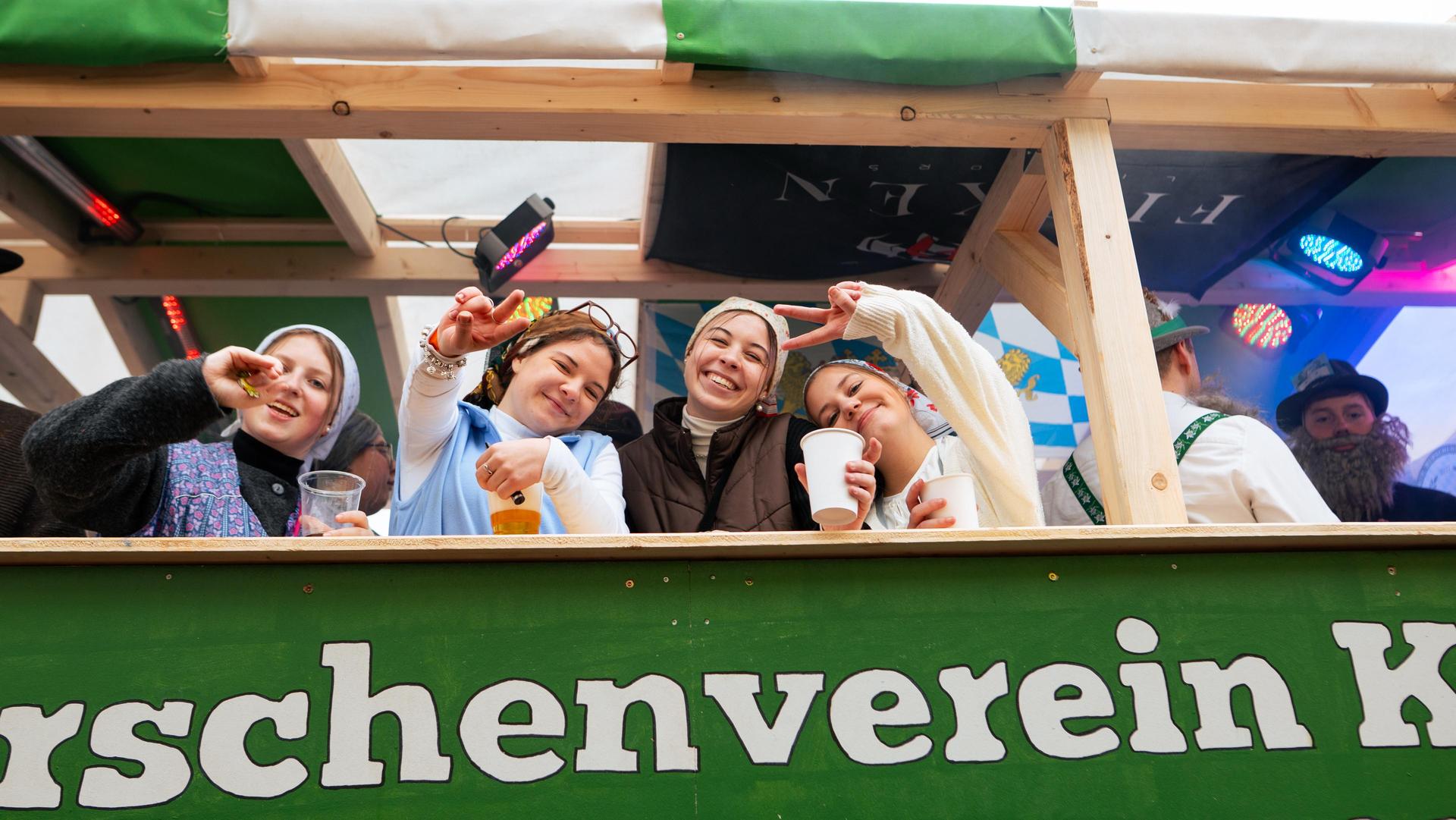 Am Sonntag wurde es bunt beim Pressather Faschingszug. (Bild: Hannes Stock)