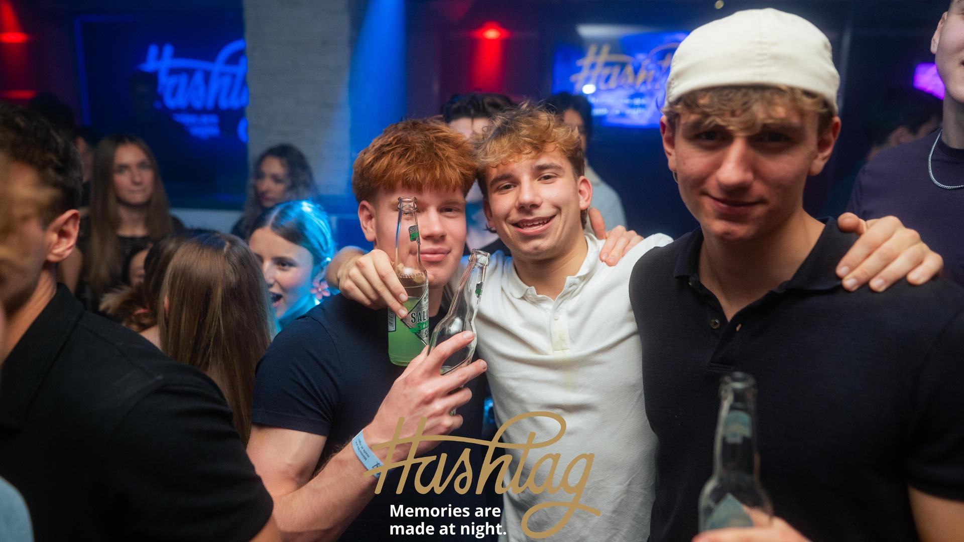 Am Dienstag wurde im Hashtag die Abgabe der Seminararbeiten gefeiert.  (Bild: Hannes Stock)