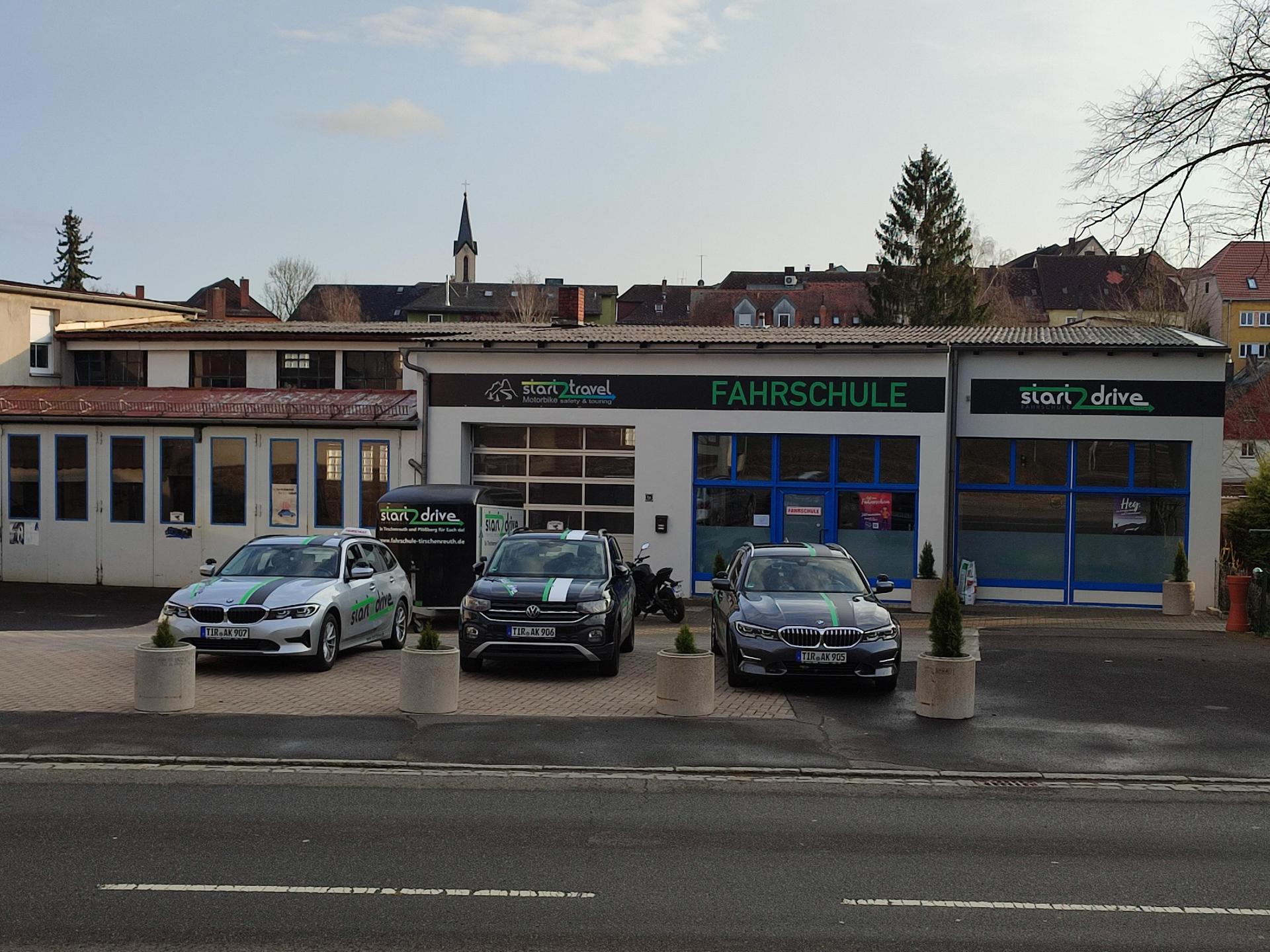 Die Start2drive-Fahrschule gibt es an mehreren Standorten: Tirschenreuth (Bild), Plößberg, Windischeschenbach und Flossenbürg. (Bild: exb)