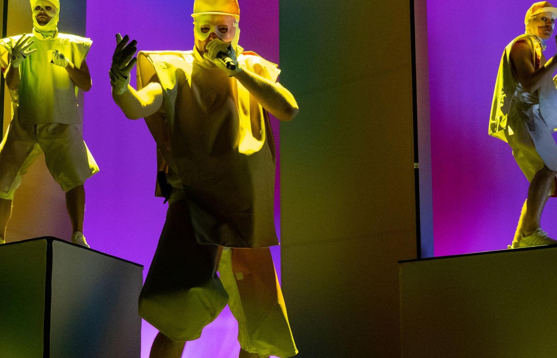 Deichkind kündigt Neues an - und bleibt daheim (noch) geheimnisvoll. (Archivbild) (Bild: Sven Hoppe/dpa)