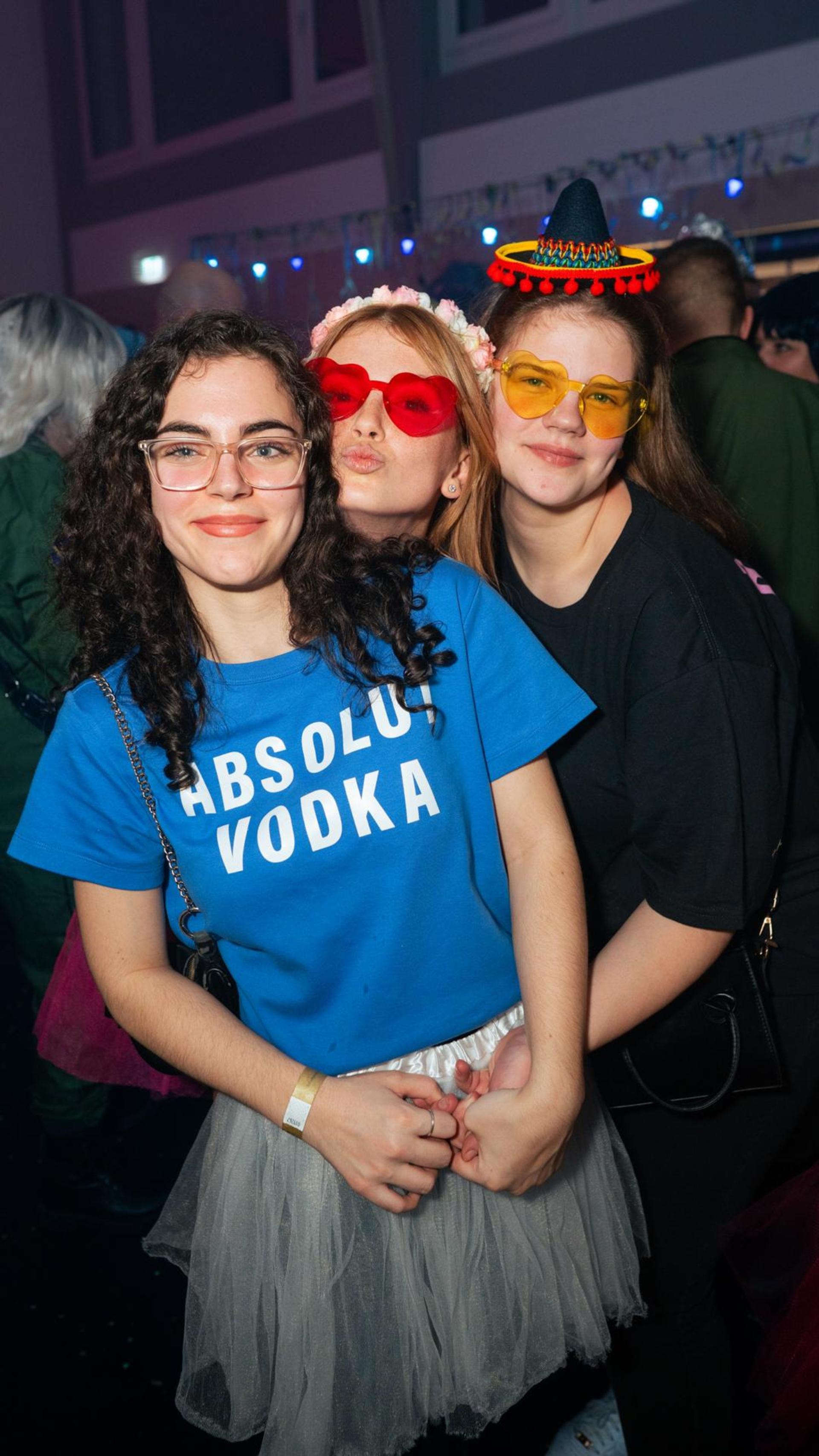 Am Sportlerball in Schirmitz gings mit Vollgas weiter im Faschingstreiben.  (Bild: Hannes Stock)