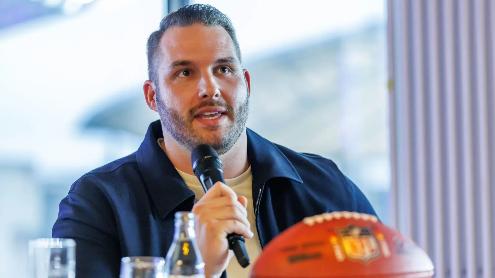 Ex-NFL-Profi kritisiert die schlechte Förderung für Football-Talente in Deutschland.  (Bild: Andreas Gora/dpa)