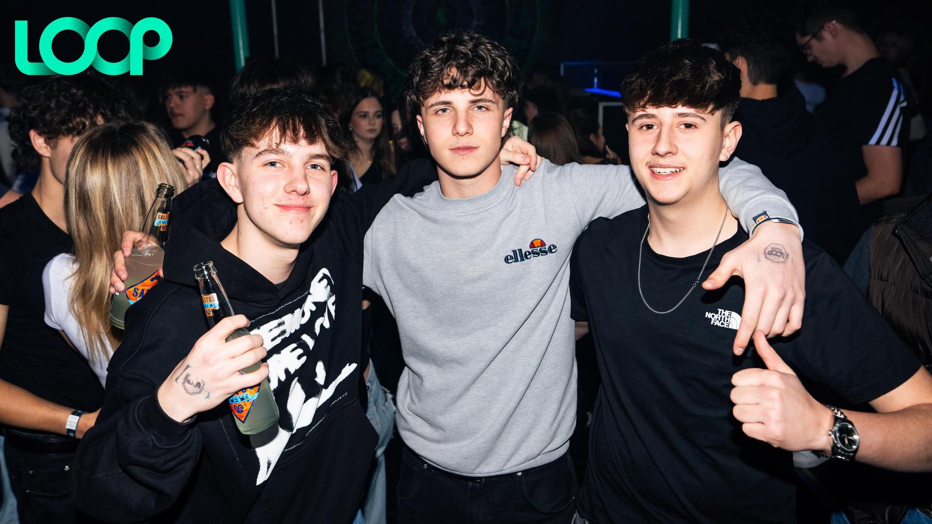 „Dark Glamour New Years Party”: Das war das Motto bei der Party am Freitag im Loop Weiden. (Bild: Hannes Stock)