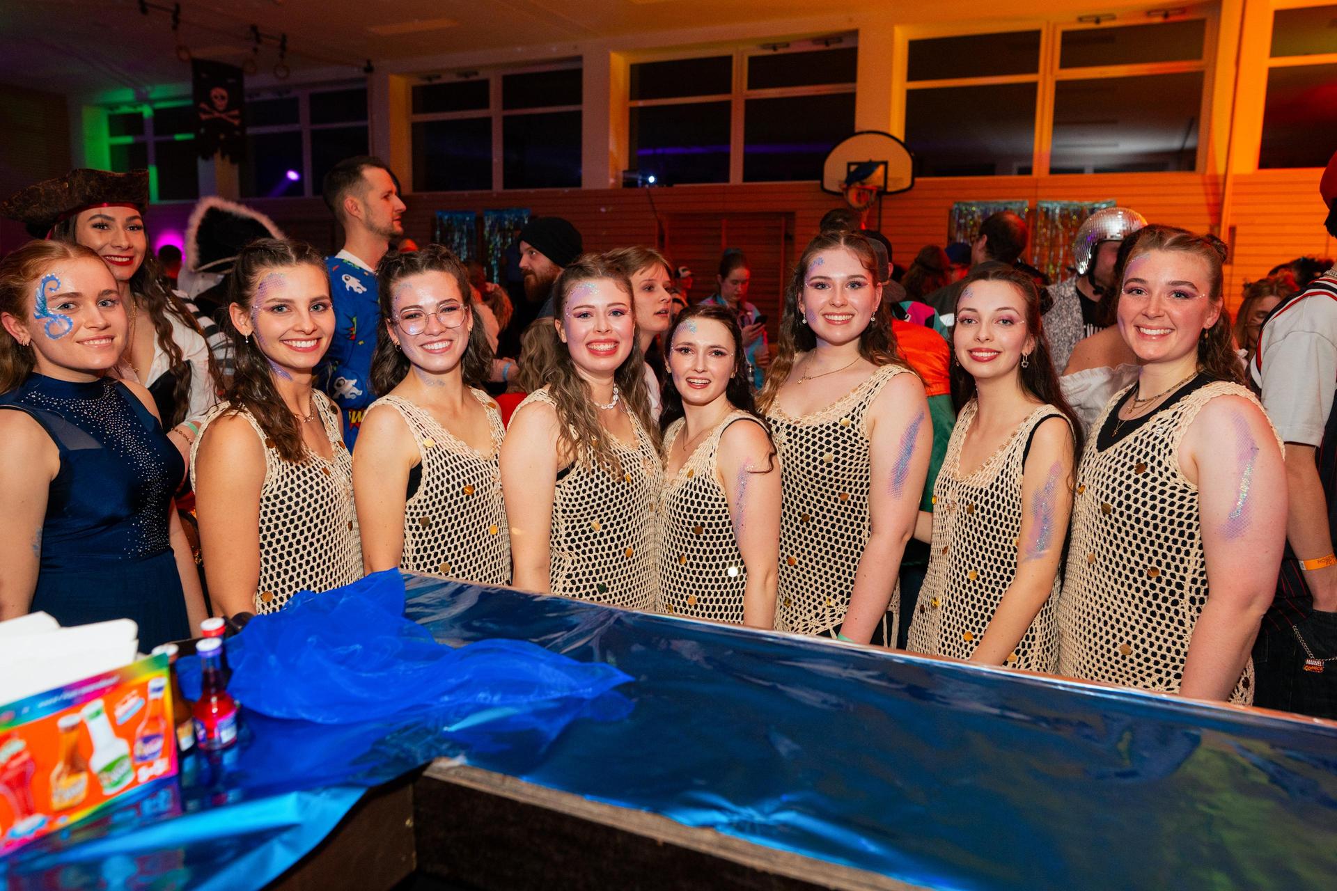 Beim Faschingsball des FC Luhe gings mit Vollgas weiter im Faschingstreiben.  (Bild: Hannes Stock)