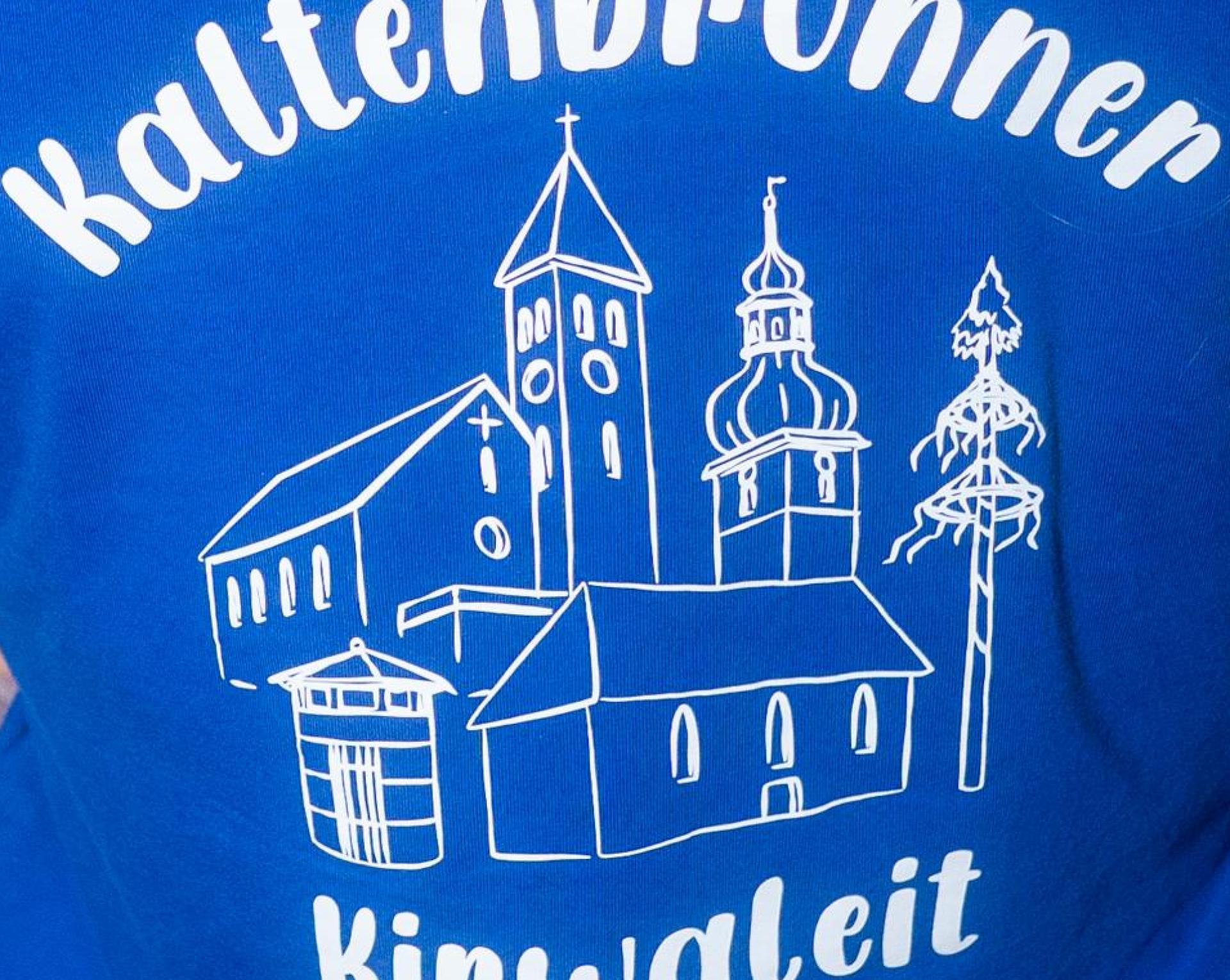 Beim Kirwa-Special der Etzenrichter Kirwa sorgte die Band „RUNDUMADUM” für Stimmung.  (Bild: Hannes Stock)