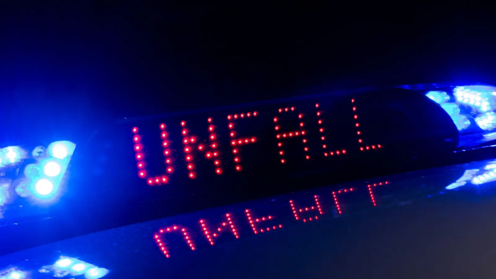 Die A6 zwischen den Anschlussstellen Leuchtenberg und Wernberg-Ost war nach einem Unfall kurzzeitig in Fahrtrichtung Tschechien gesperrt.  (Symbolbild: Monika Skolimowska/dpa)