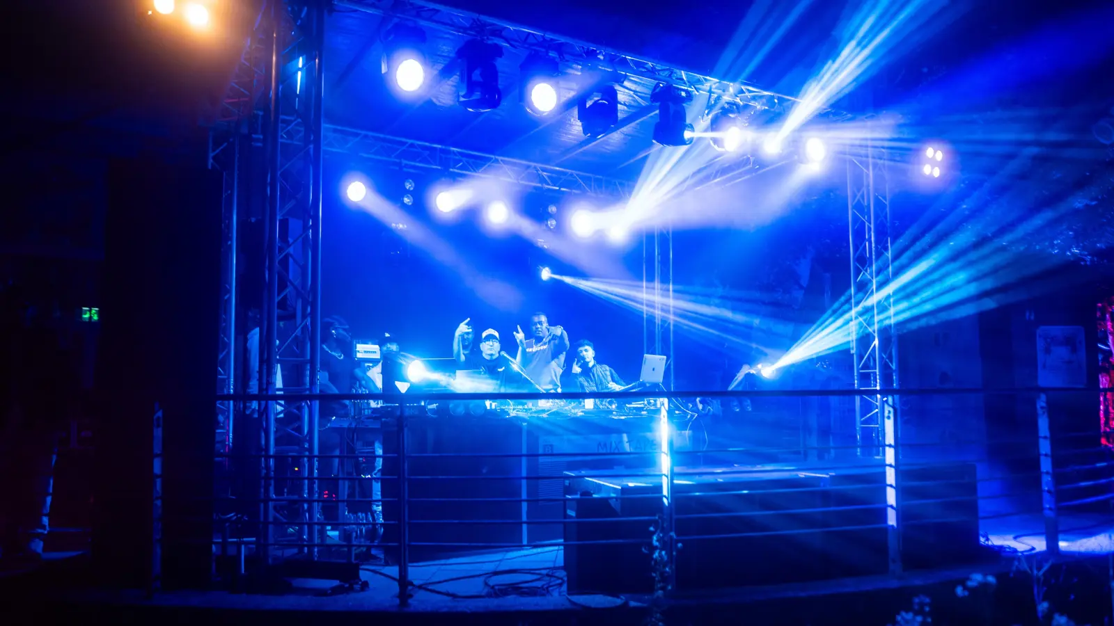 DJ Dollar Bill lädt jedes Jahr zu seinem Hip-Hop-BBQ in den Park vor der Max-Reger-Halle. Am 5. August legt er bei den Sommerserenaden auf.  (Archivbild: Hannes Stock)