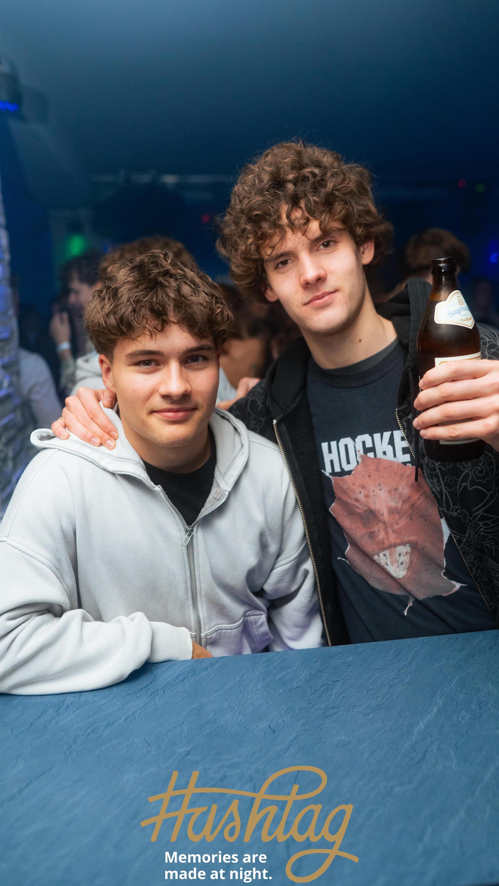 Am Dienstag wurde im Hashtag die Abgabe der Seminararbeiten gefeiert.  (Bild: Hannes Stock)