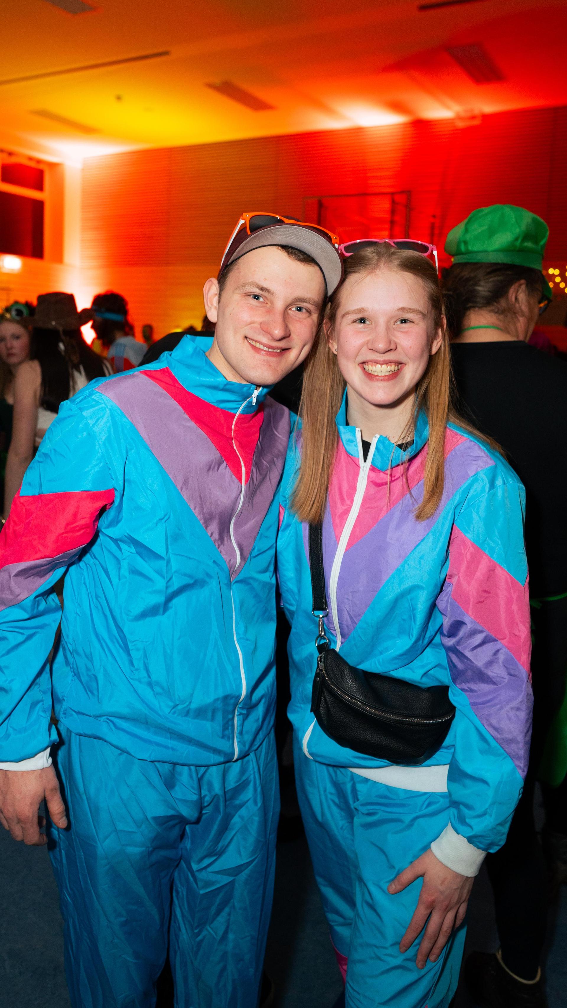 Beim Faschingsball des FC Luhe gings mit Vollgas weiter im Faschingstreiben.  (Bild: Hannes Stock)
