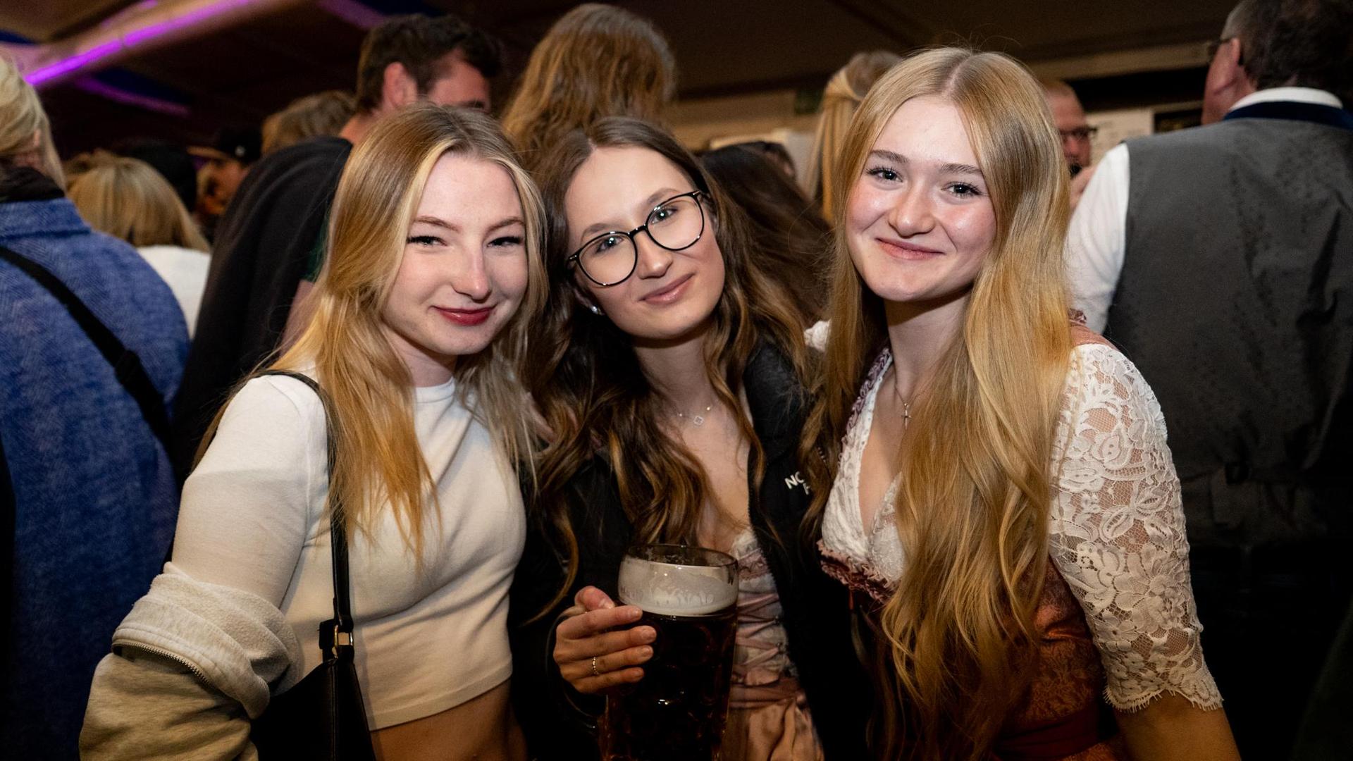 Je später der Abend, desto schöner die Gäste auf dem KKWU. (Bild: knz)