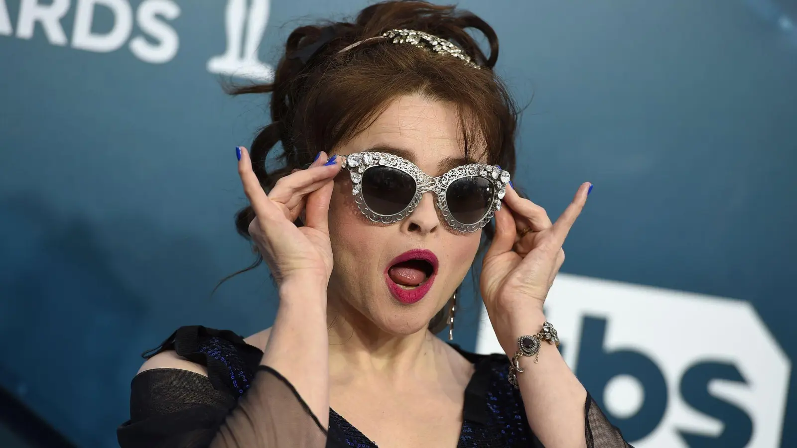 Die Britin Helena Bonham Carter ist nach Angaben der Serienmacher in der vierten Staffel von „The White Lotus“ dabei. (Archivbild) (Bild: Jordan Strauss/Invision/AP/dpa)