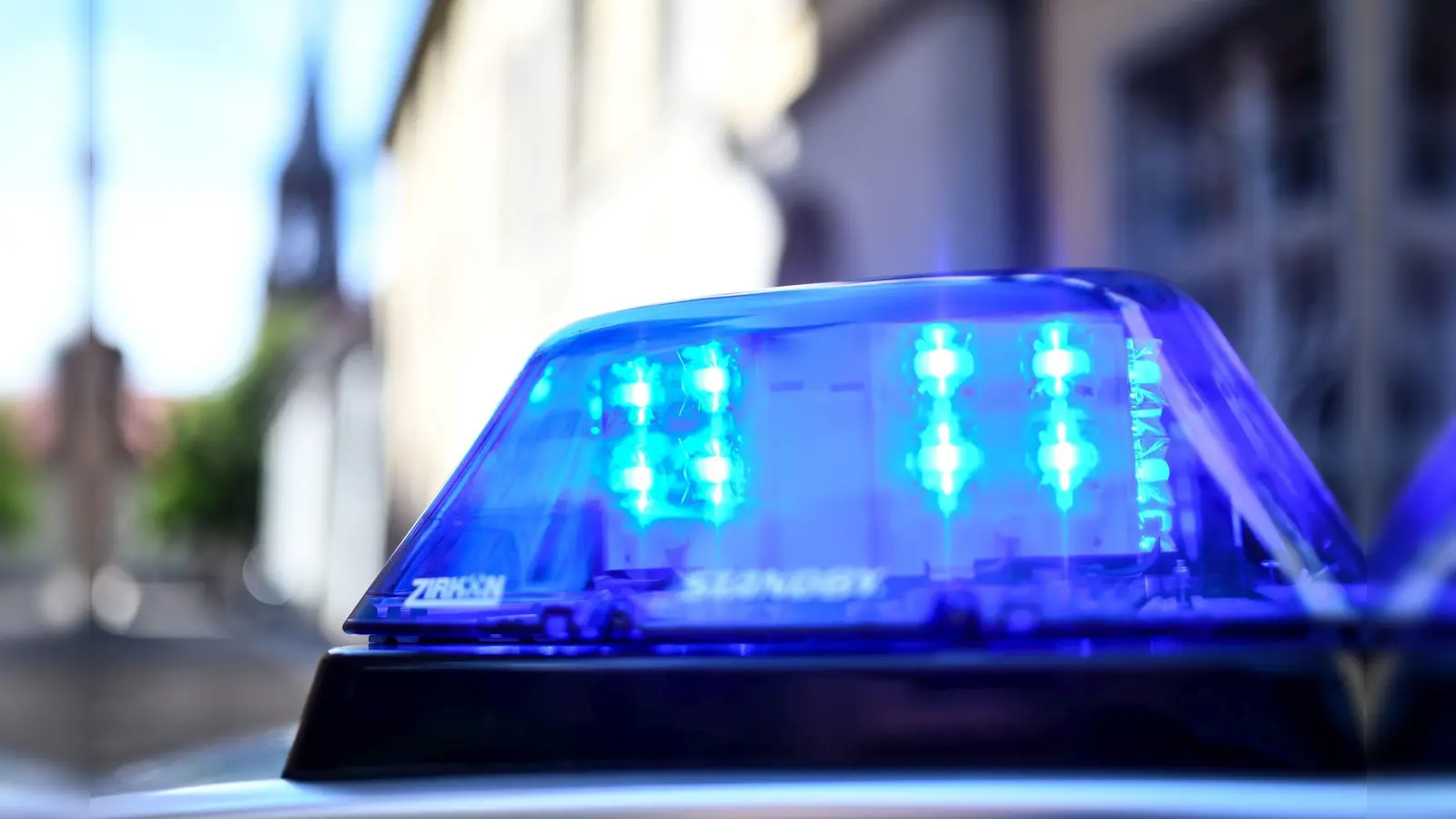 Die Polizei sucht den Dieb eines Mountainbikes. (Symbolbild: Patrick Seeger/dpa)