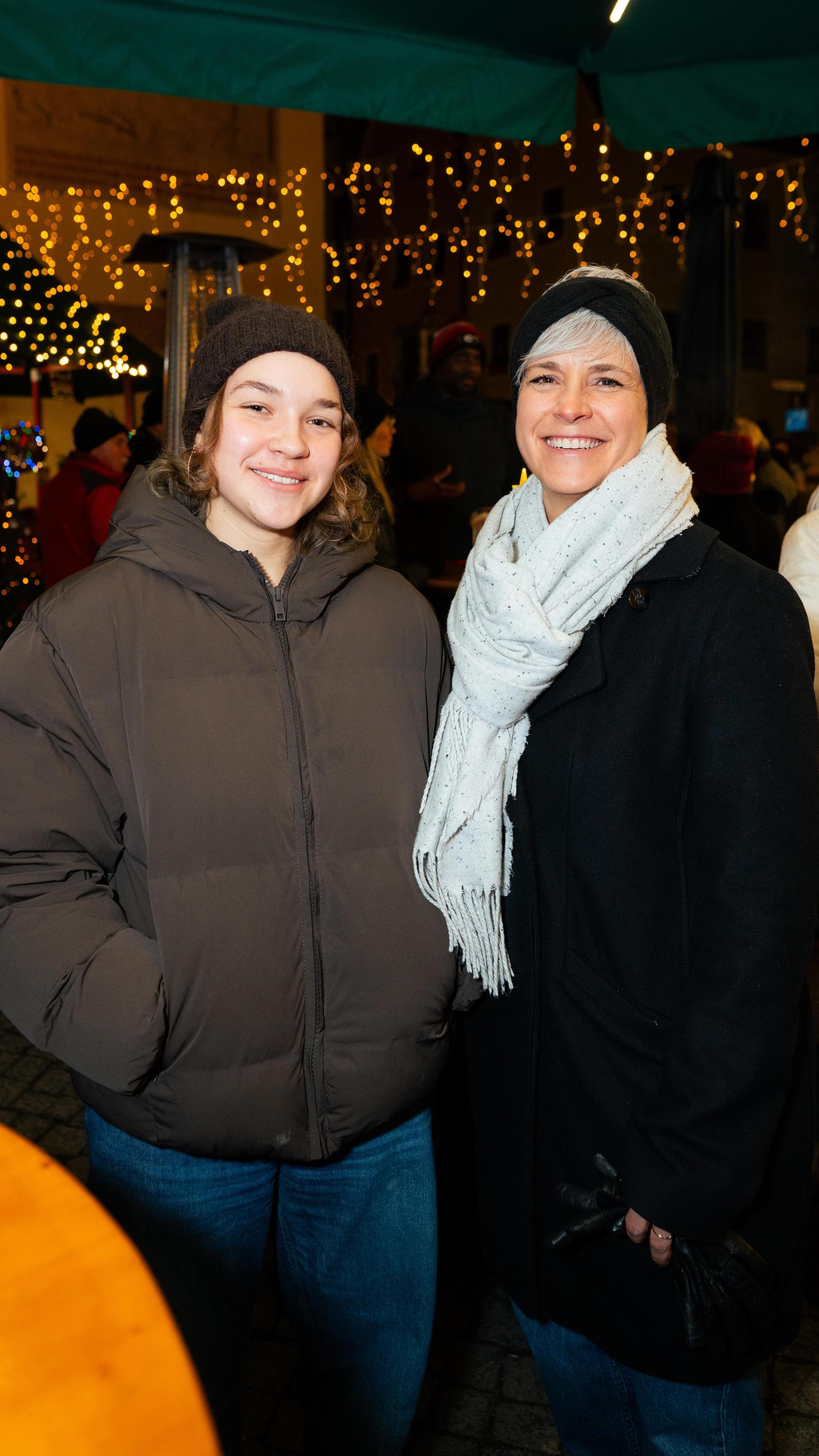 In Weiden war am Samstag auf dem Weihnachtsmarkt einiges los. (Bild: Hannes Stock)