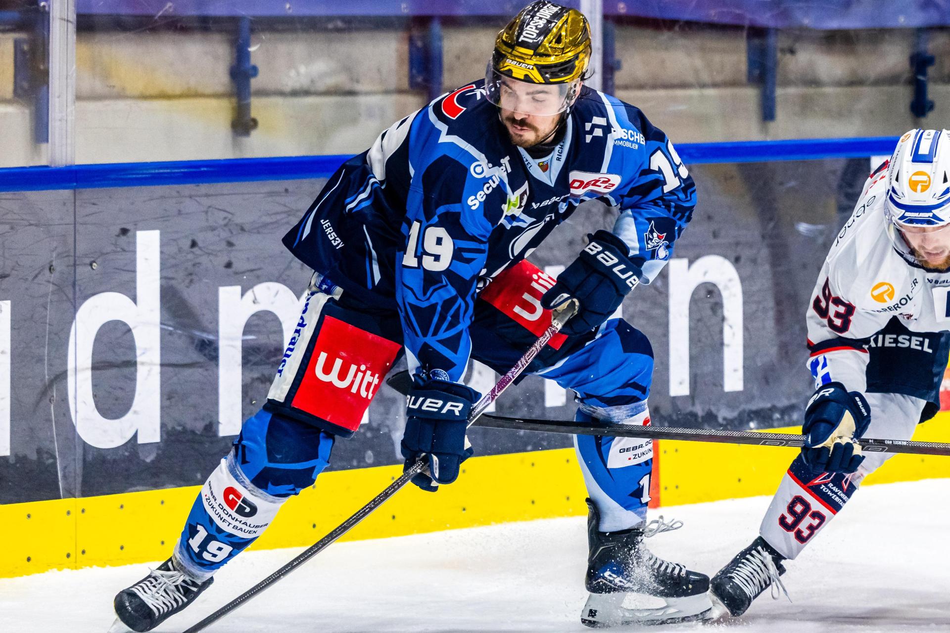 Alex-Olivier Voyer (links) bleibt bei den Blue Devils Weiden. (Bild: Tobias Neubert)