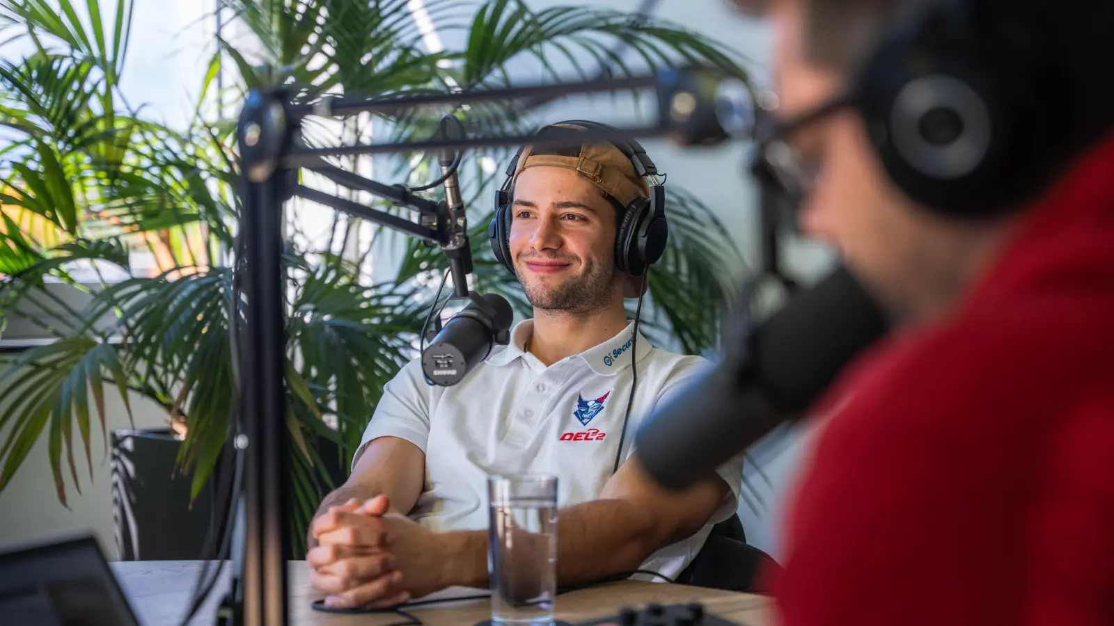 Zu Gast in der neuen Folge „Powerplay”: Verteidiger und Neuzugang Daniel Schwaiger.  (Bild: Noah Wegmüller-Kocher)