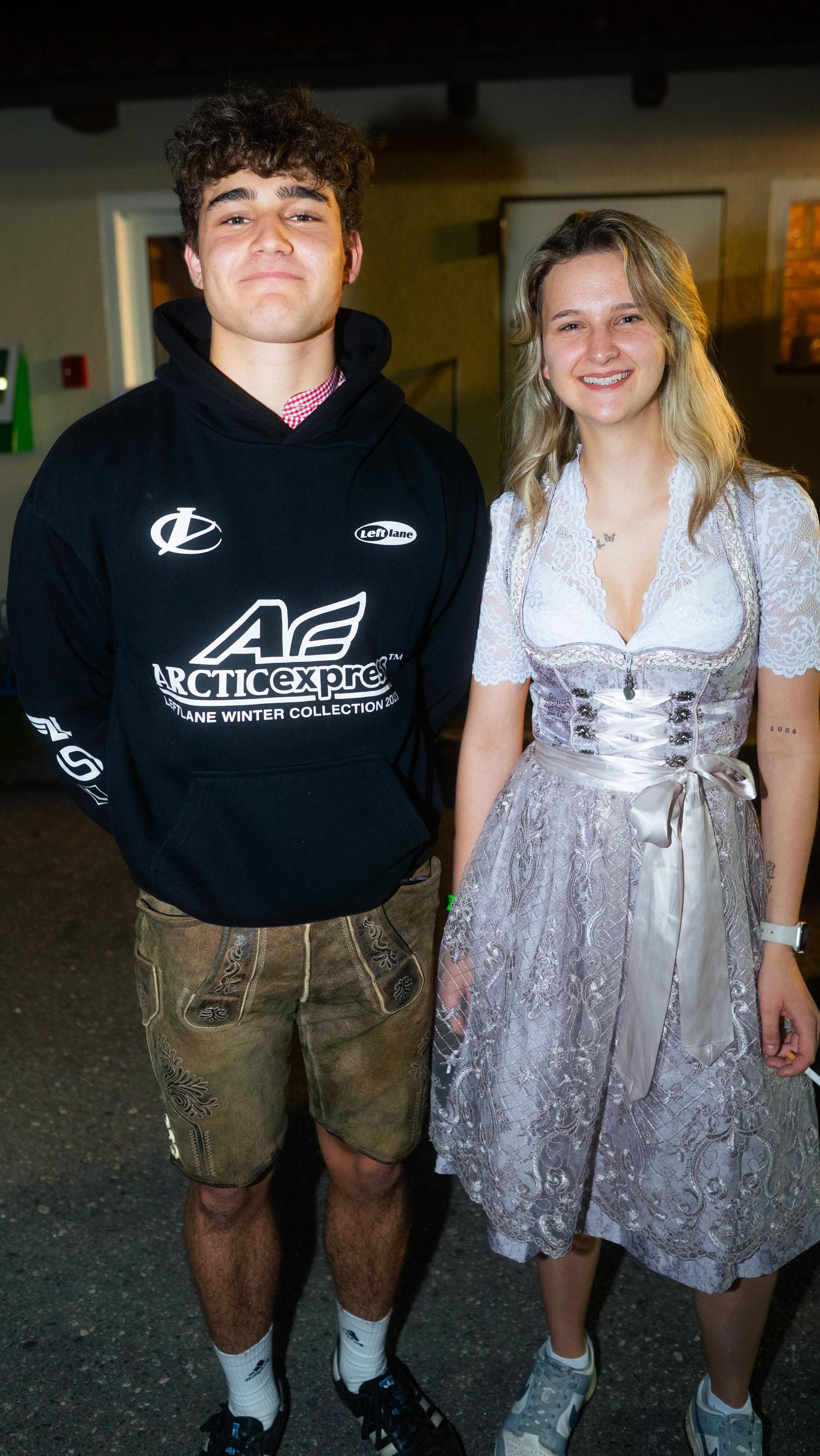 Beim Kirwa-Special der Etzenrichter Kirwa sorgte die Band „RUNDUMADUM” für Stimmung.  (Bild: Hannes Stock)