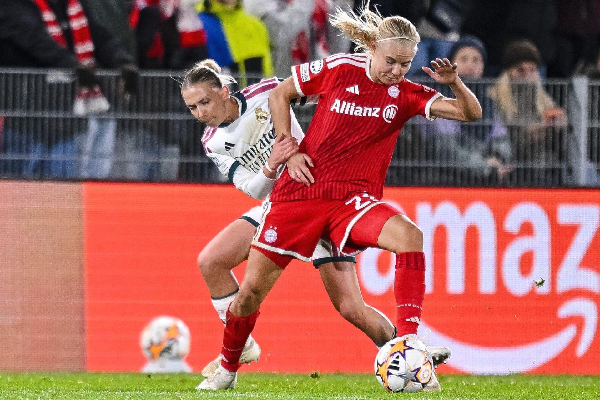 Elisa Senss (l, Real Madrid) in Aktion gegen Pernille Harder (FC Bayern München). (Bild: Harry Langer/dpa)
