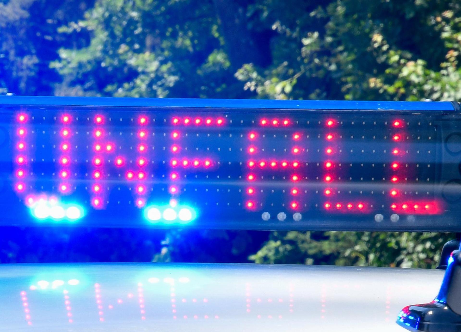 In Altenstadt/Waldnaab kam es zu einem Unfall, nachdem ein Autofahrer einen medizinischen Vorfall erlitt. (Symbolbild: Petra Hartl)