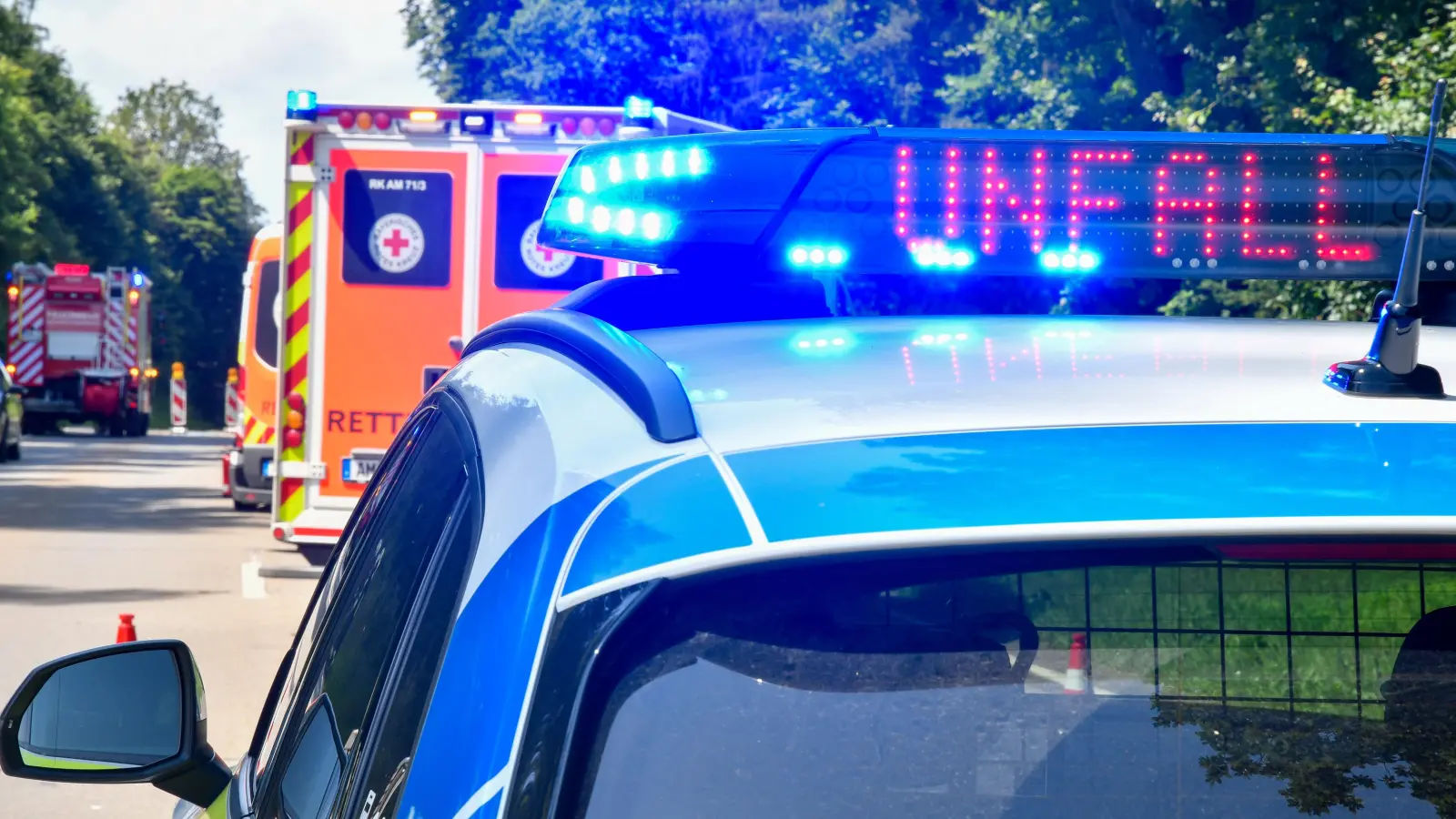 In Tremmersdorf stürzte ein Motorradfahrer bei einem Unfall. Er wurde ins Krankenhaus gebracht. (Symbolbild: Petra Hartl)