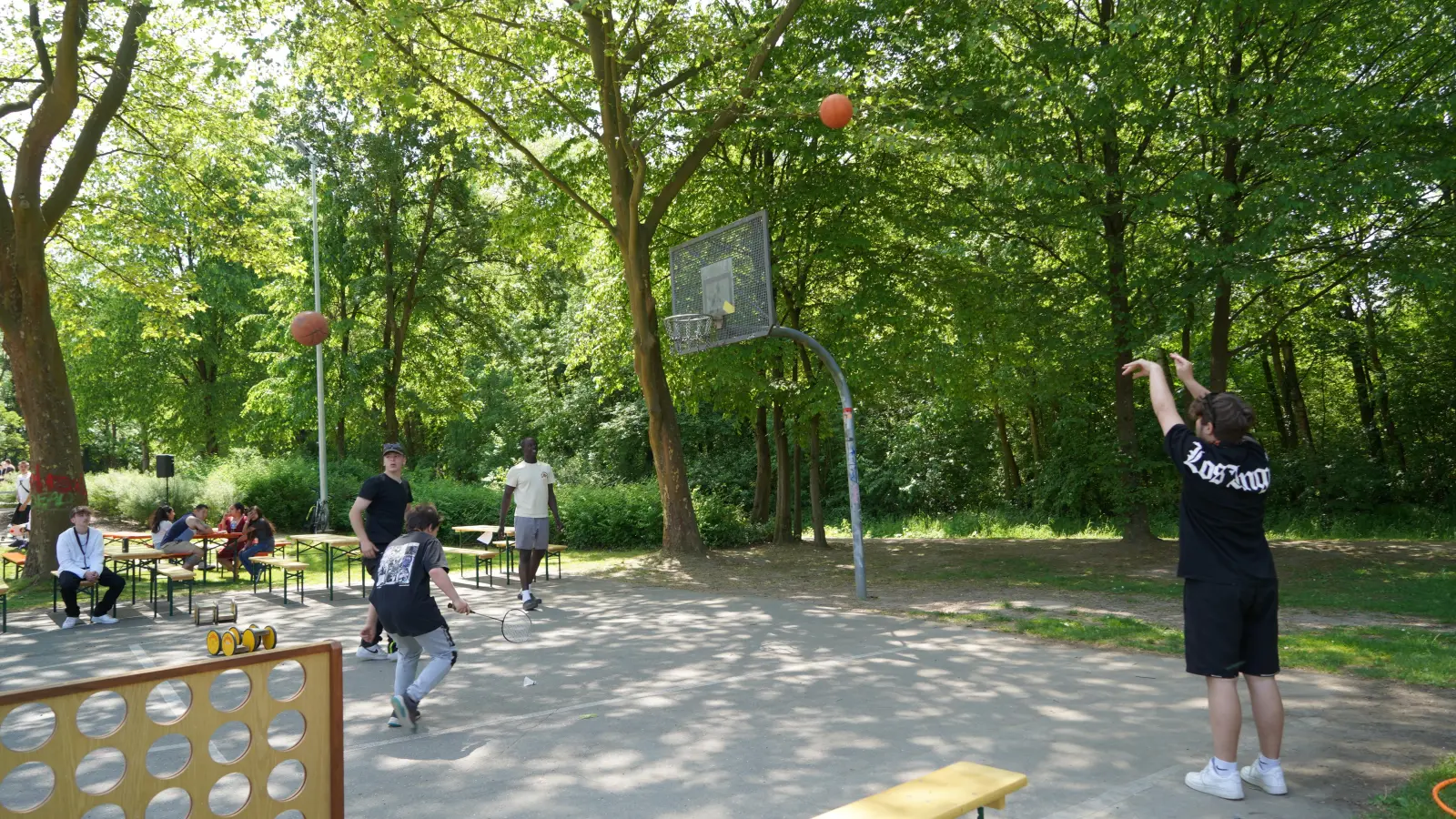 Beim Skatecontest vor wenigen Wochen wurde schon fleißig Körbe werfen geübt.  (Bild: mcl)