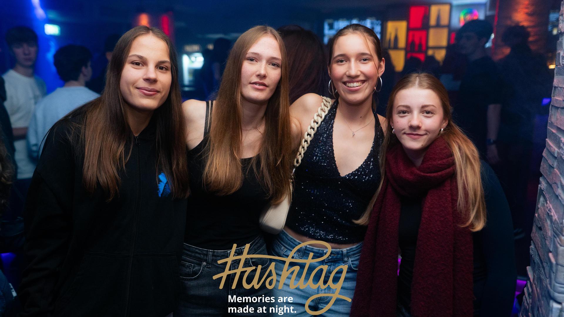 Am Dienstag wurde im Hashtag die Abgabe der Seminararbeiten gefeiert.  (Bild: Hannes Stock)