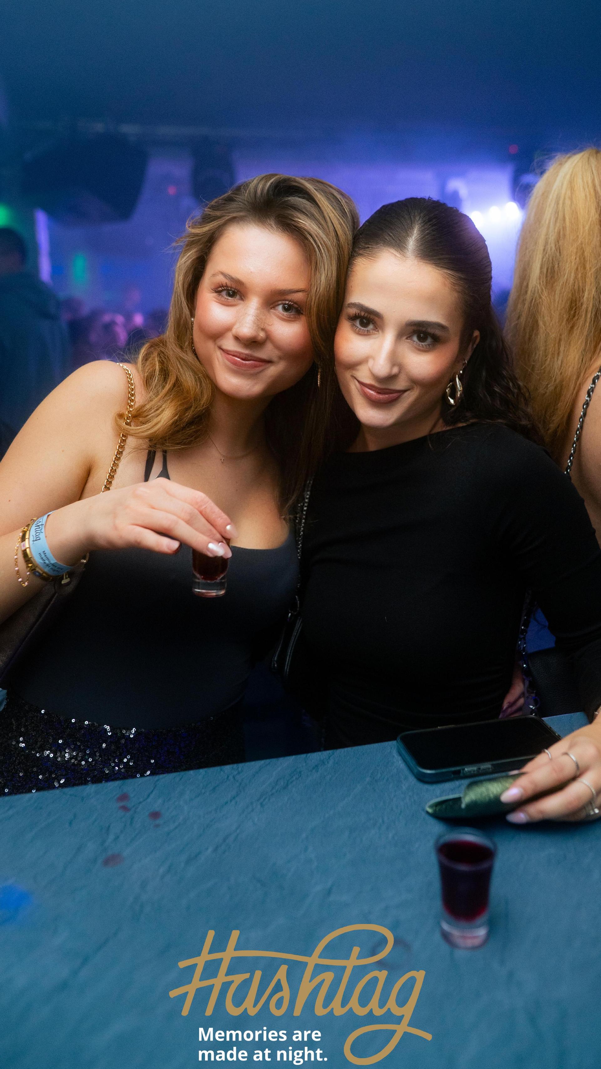 Am Dienstag wurde im Hashtag die Abgabe der Seminararbeiten gefeiert.  (Bild: Hannes Stock)