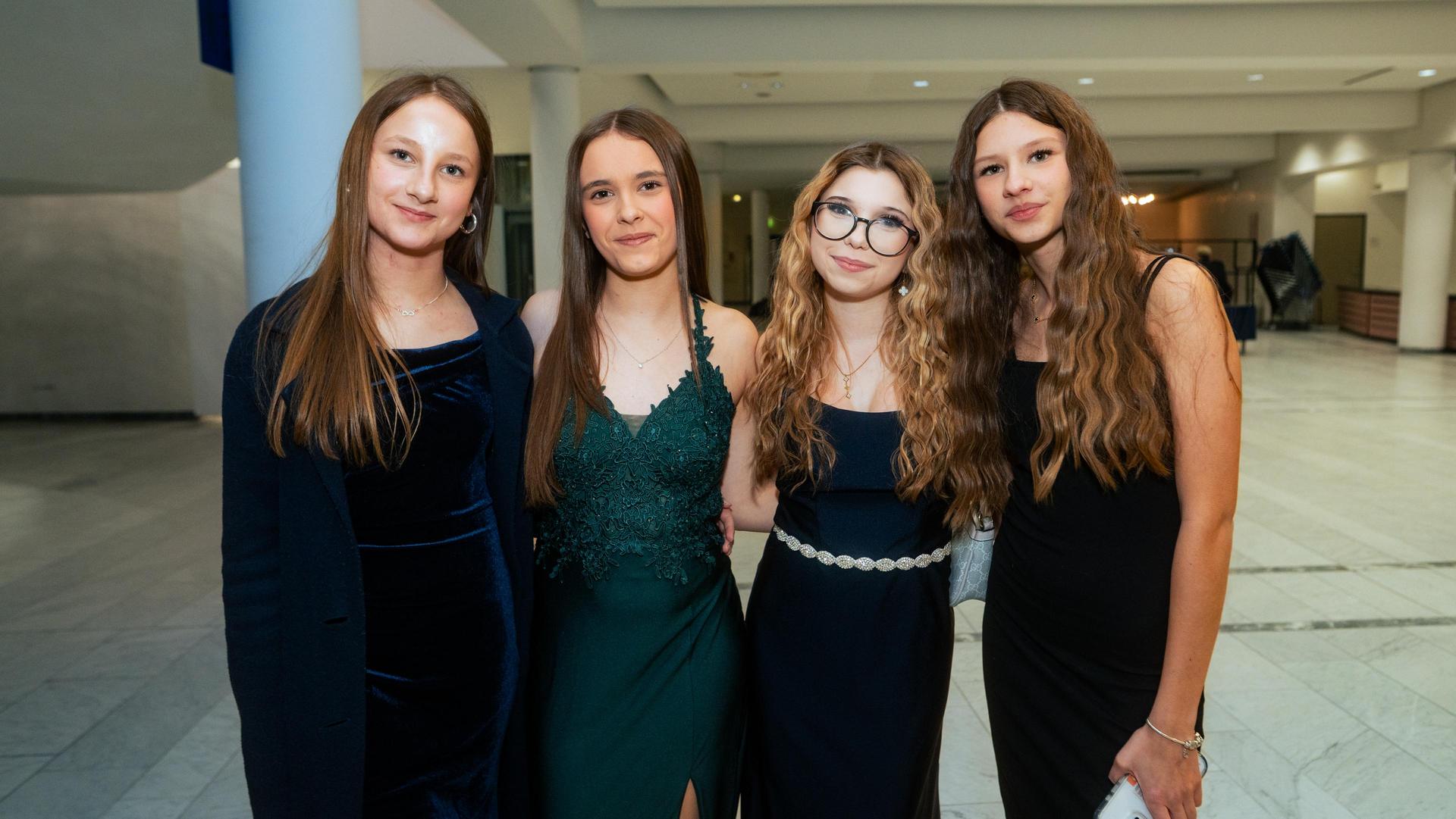 So war der Abschlussball der Realschulen in Weiden. (Bild: Hannes Stock)