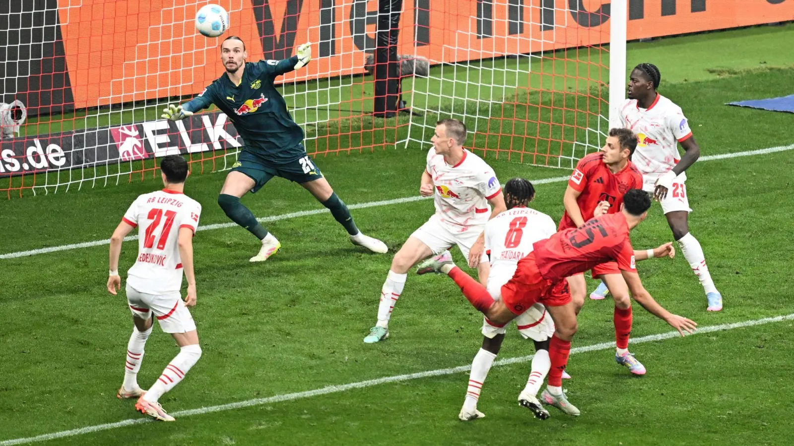 Die Bayern kämpften sich in Leipzig wieder heran. (Bild: Hendrik Schmidt/dpa)