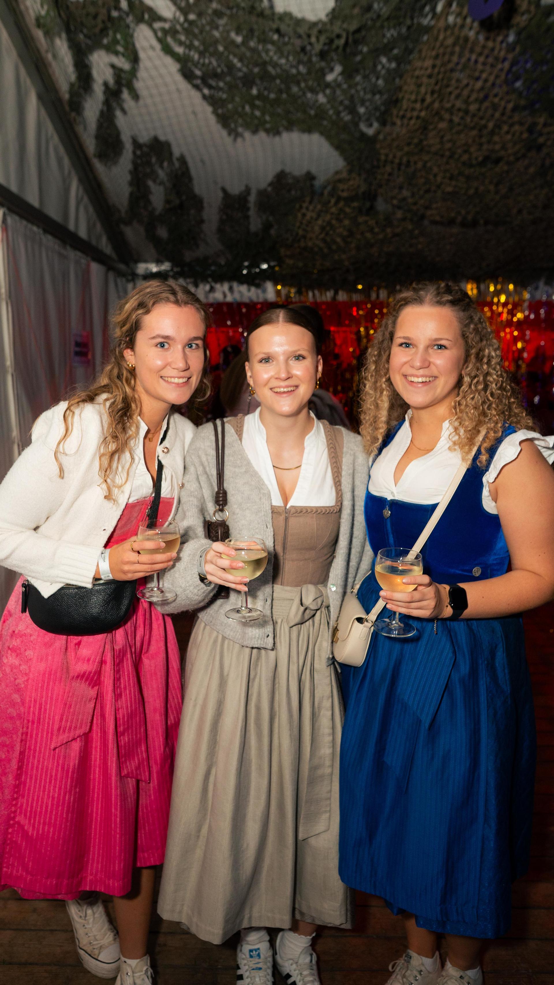 Die Störnsteiner Kirwa am Samstagabend.  (Bild: Hannes Stock)