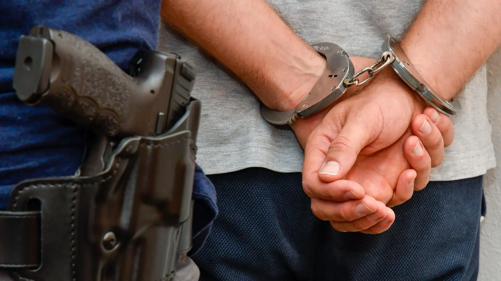 Die Grenzpolizei hat einen Haftbefehl bei einer Kontrolle auf A 6 vollstreckt. (Symbolbild: Petra Hartl)