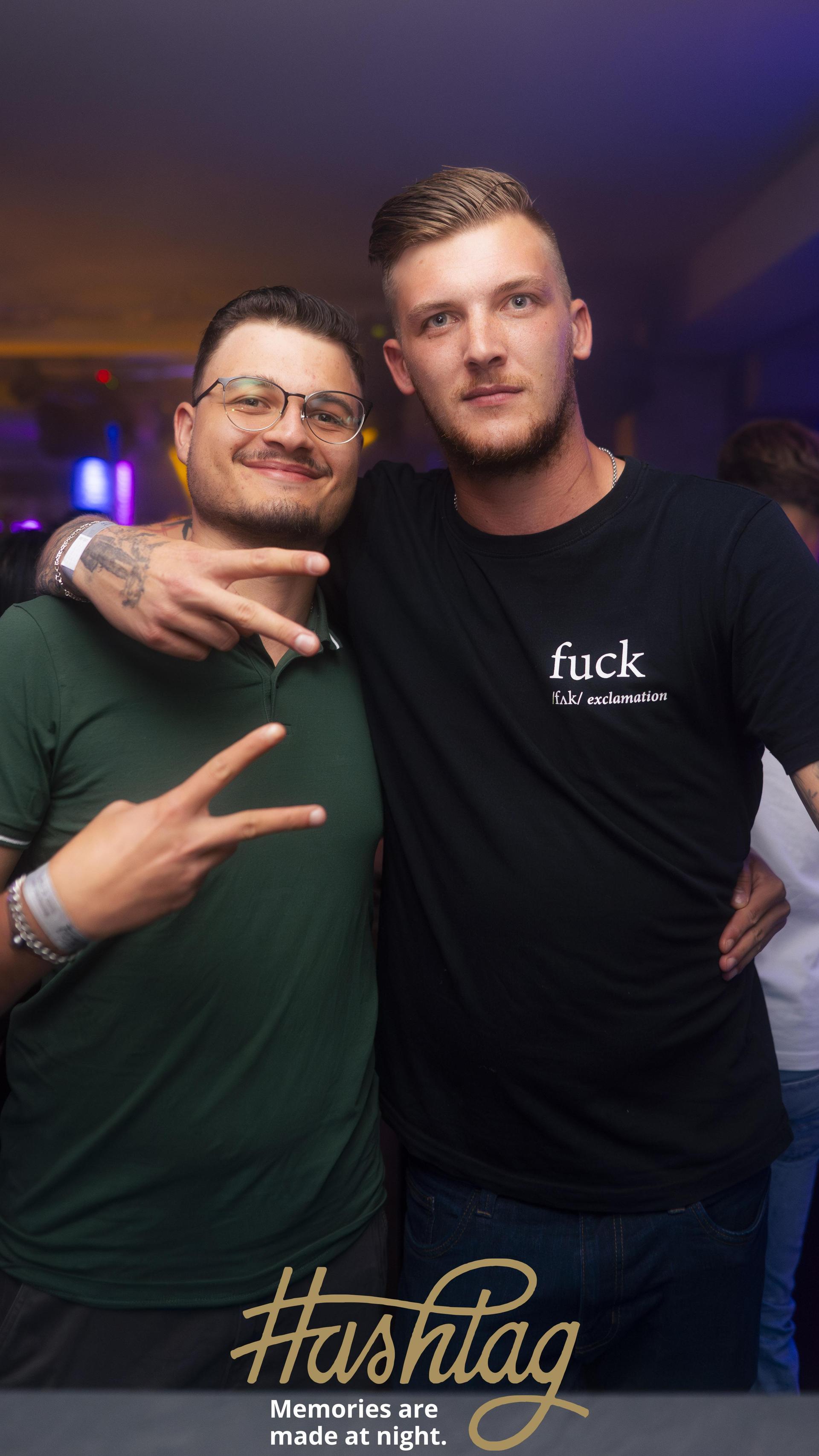 Auch am Tag nach „Weiden träumt” wird im Hashtag getanzt. DJ Avarro sorgt für den passenden Sound. (Bild: Hannes Stock)