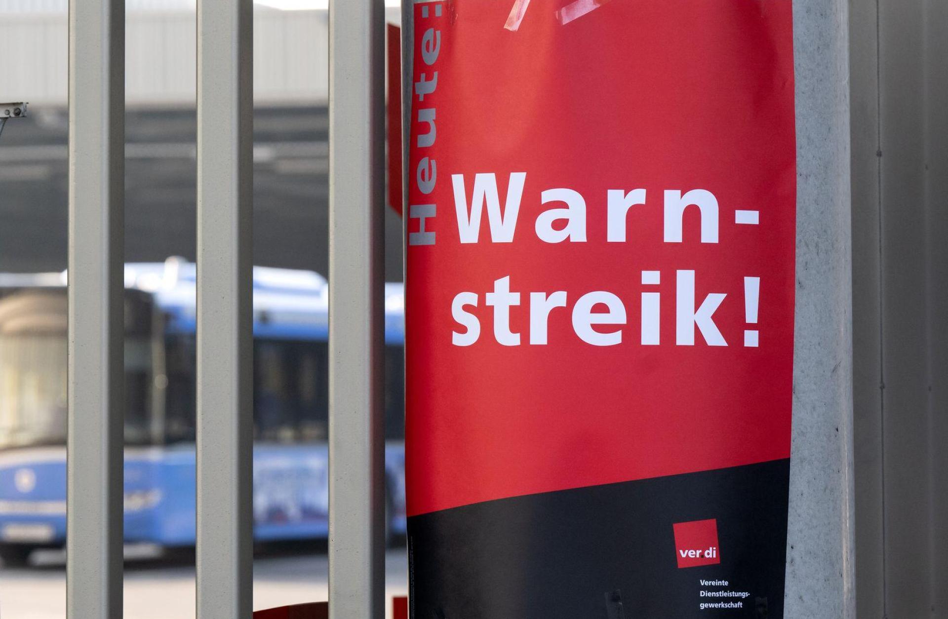 Auch bei den Verhandlungen 2023 entschied sich Verdi für Warnstreiks in Bayern. (Archivbild) (Bild: Sven Hoppe/dpa)