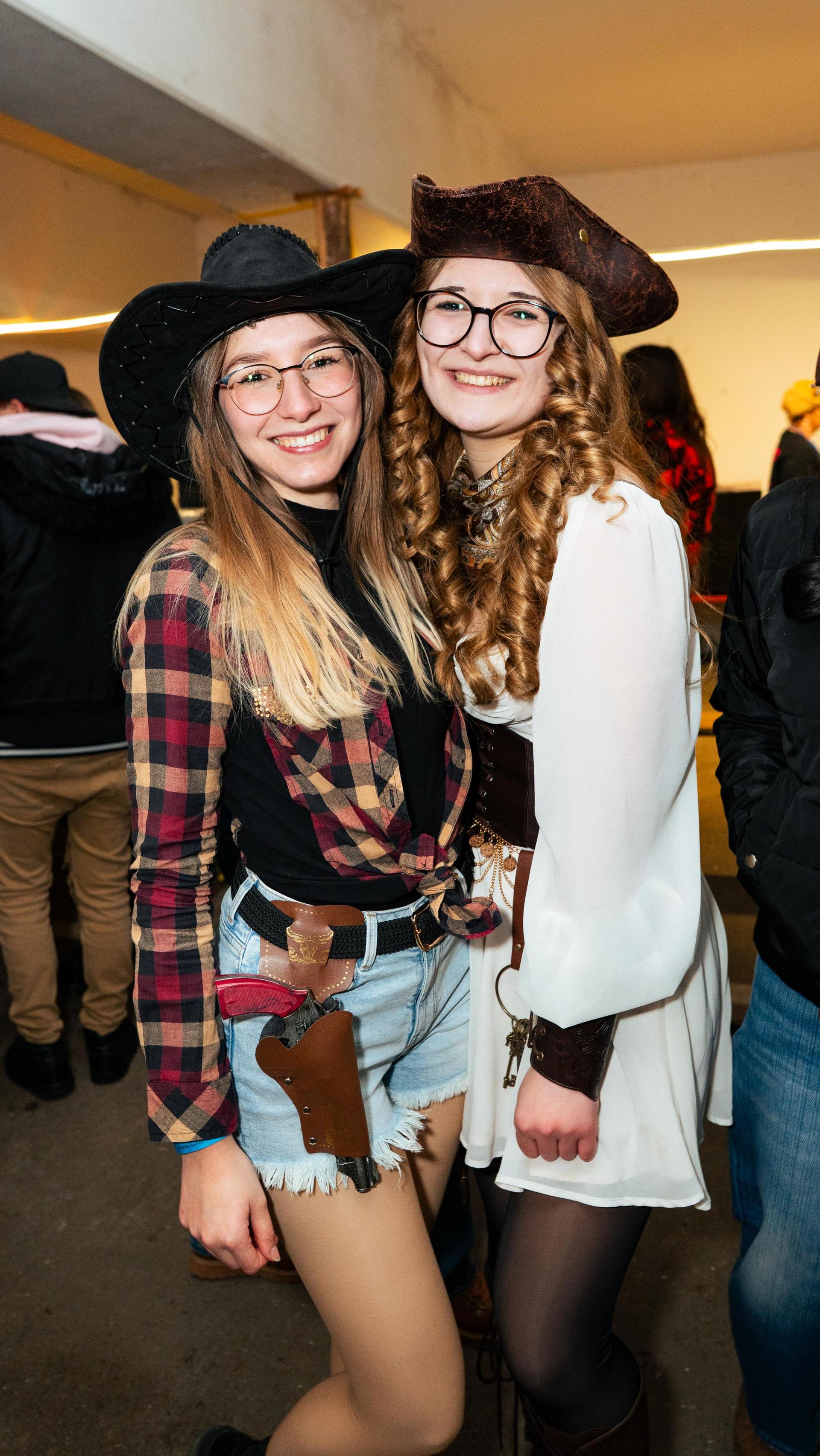 Erst Faschingszug, dann Afterparty in Neustadt. Wir haben die Bilder.  (Bild: Hannes Stock)