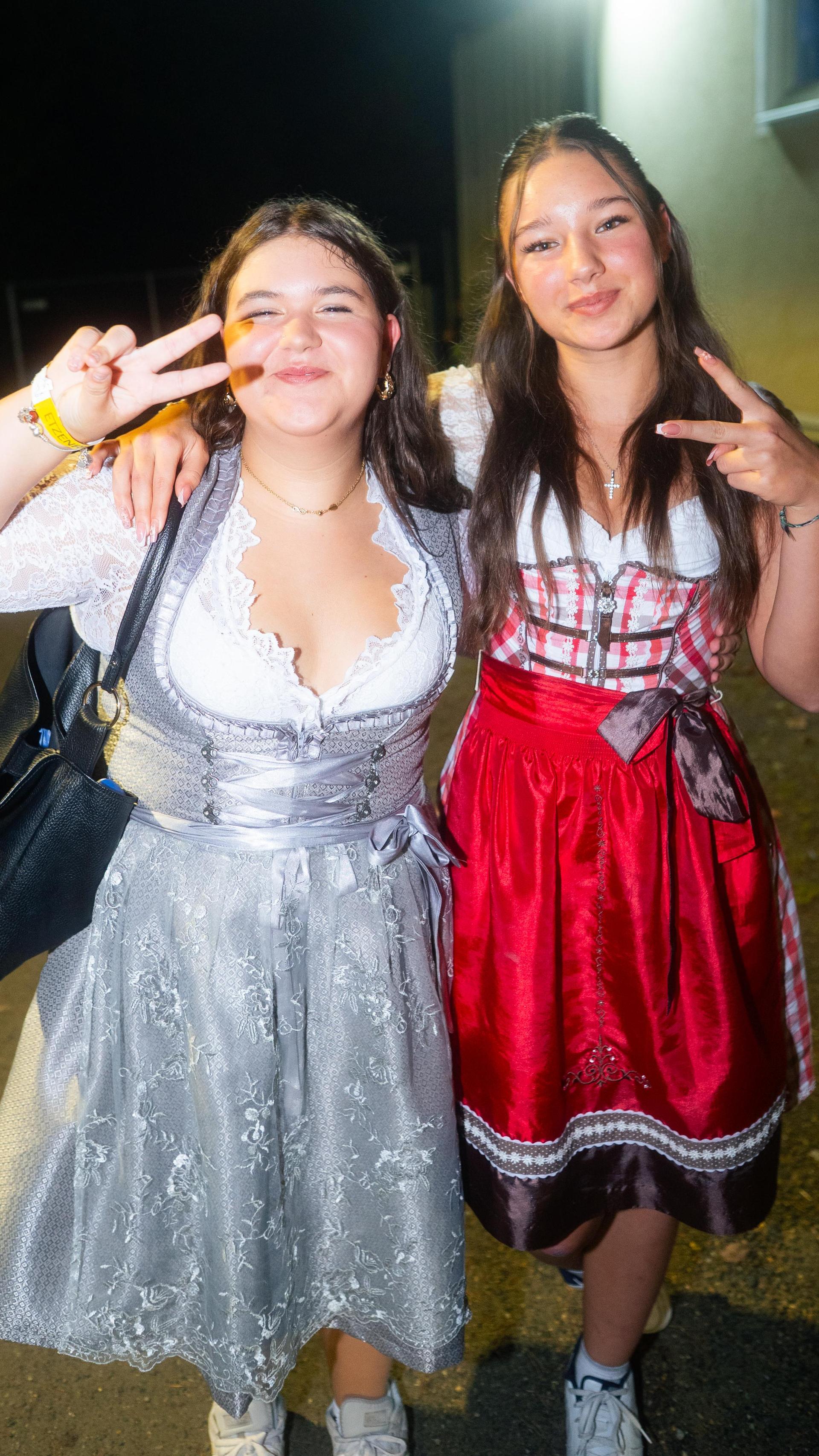 Beim Kirwa-Special der Etzenrichter Kirwa sorgte die Band „RUNDUMADUM” für Stimmung.  (Bild: Hannes Stock)