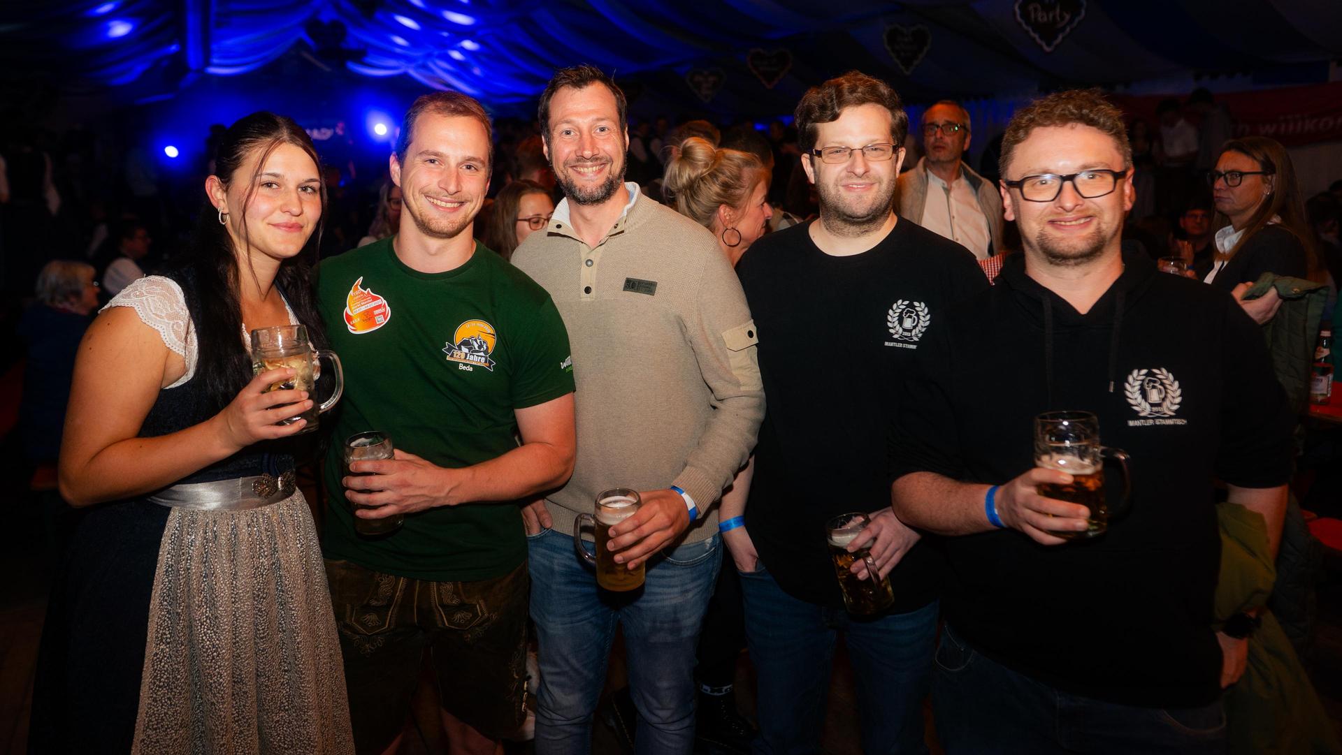 Alle Bilder vom Freitagabend auf der Kirwa in Weiherhammer. (Bild: Hannes Stock)