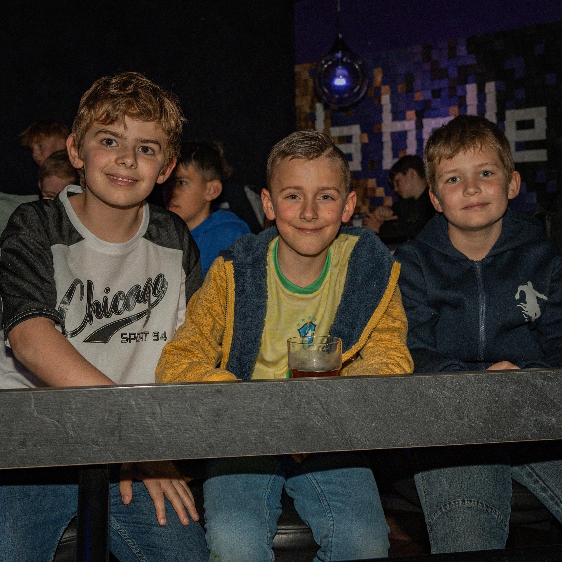 Die Teenieparty im La Belle Waidhaus. (Bild: Timo Kraus)