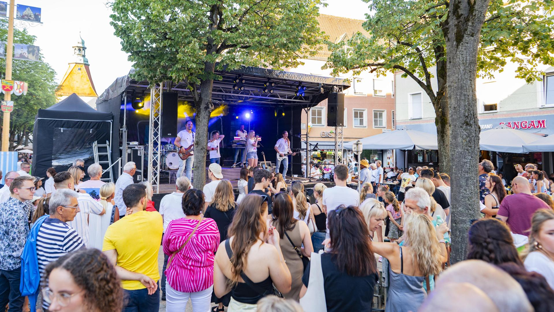 Bürgerfest-Samstag in Weiden: Die Fotos vom Unteren Markt. (Bild: Hannes Stock)