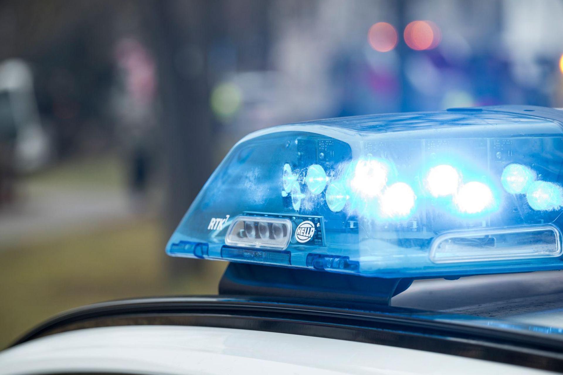 Die Polizei ermittelt jetzt unter anderem wegen Fahrens ohne Führerschein. (Symbolbild) (Bild: Daniel Vogl/dpa)