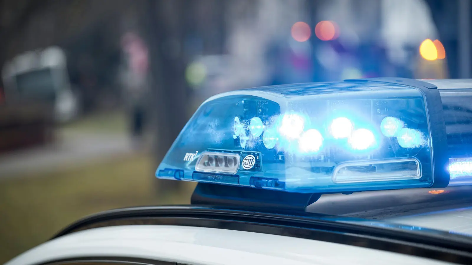 Die Polizei ermittelt jetzt unter anderem wegen Fahrens ohne Führerschein. (Symbolbild) (Bild: Daniel Vogl/dpa)