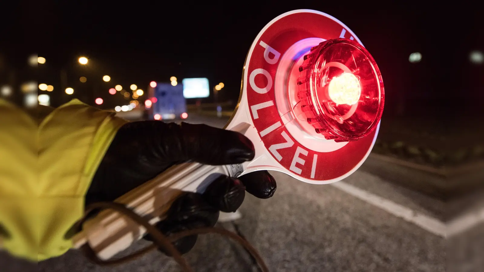 Einen brisanten Fund machte die Polizei bei einer Kontrolle auf der A6. (Symbolbild: Patrick Seeger)