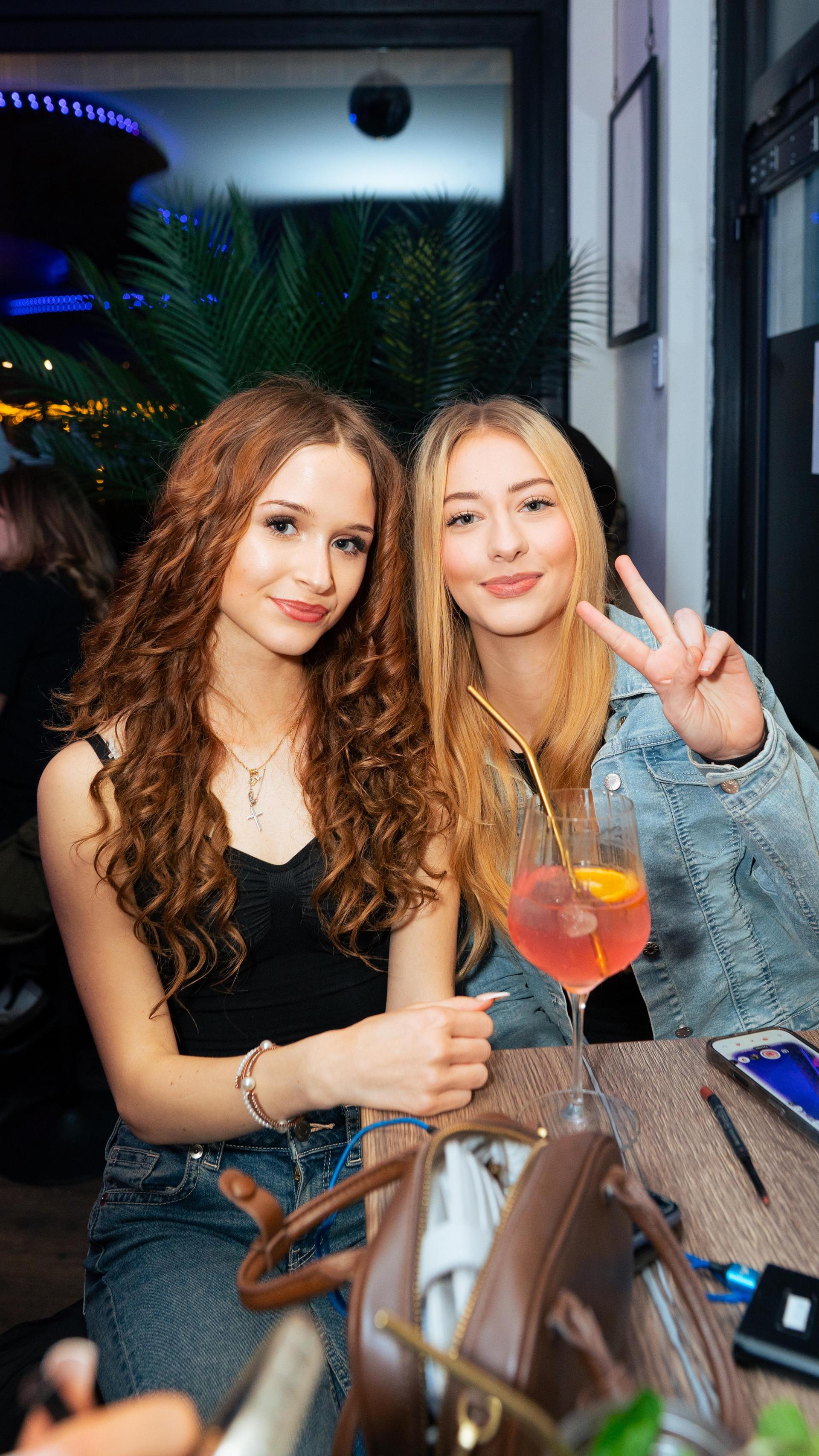 Die SantoRino-Bar in Weiden war für viele die erste Station eines ereignisreichen Wochenendes. (Bild: Hannes Stock)