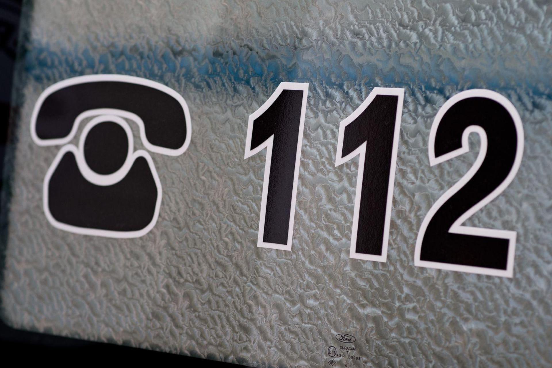 Nach der Schussabgabe wurde der Mann in ein Krankenhaus gebracht. (Symbolbild) (Bild: David-Wolfgang Ebener/dpa)