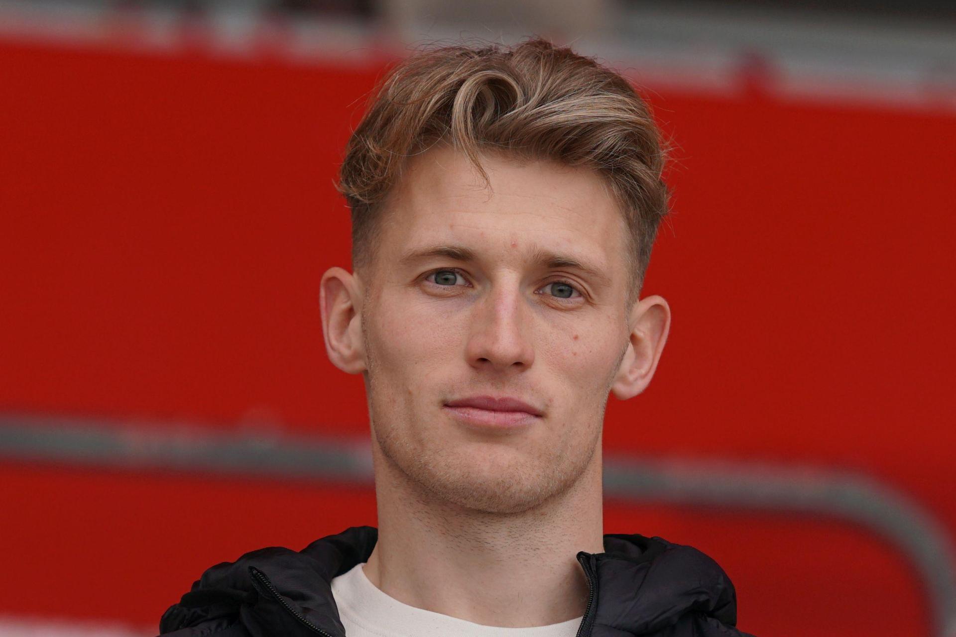 Malte Karbstein trägt künftig das Trikot des SSV Jahn. (Bild: Gschlößl/SSV Jahn)