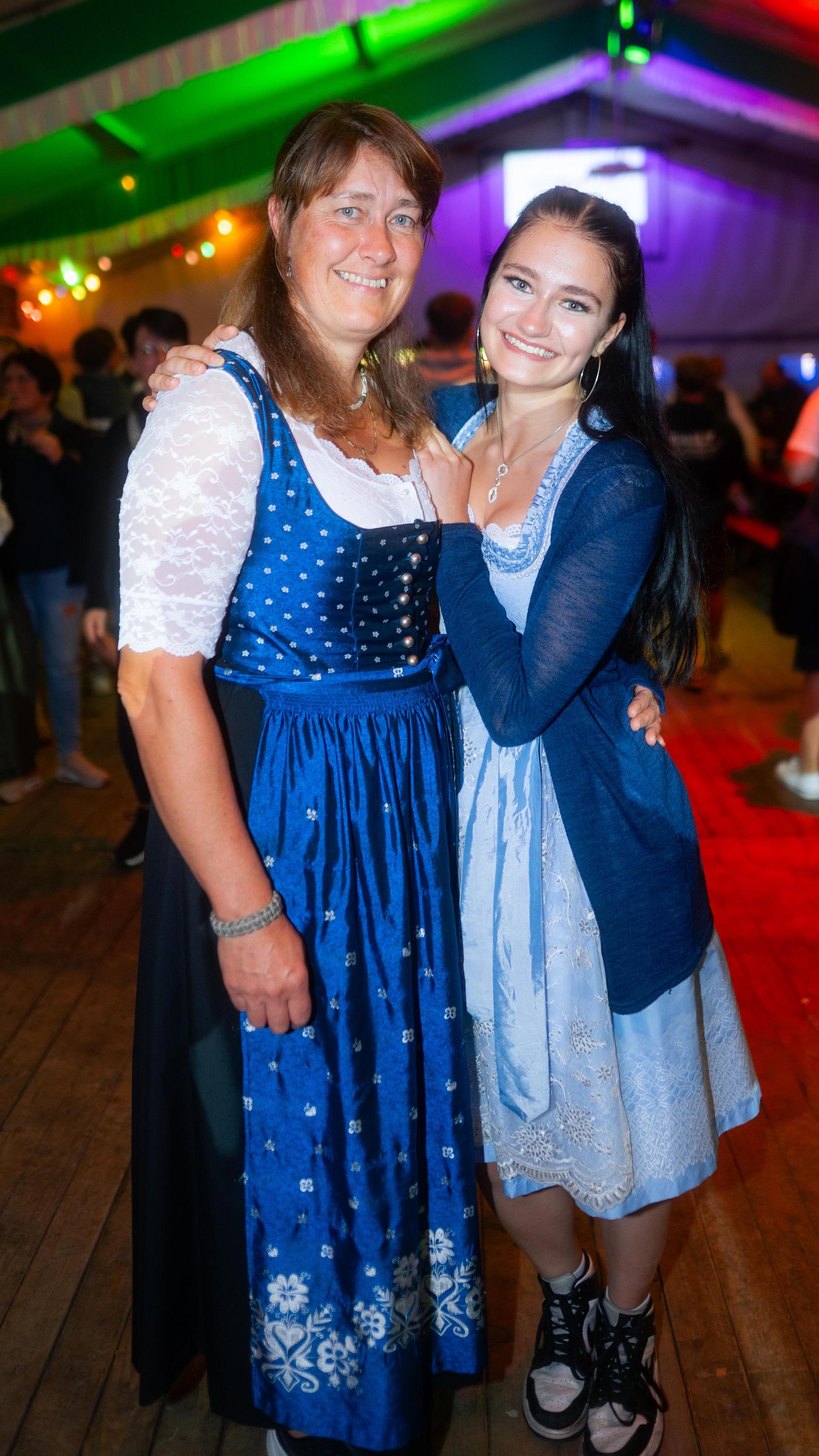 Wernberg feiert Kirwa, die Stoapfälzer Spitzbuam liefern die Musik zum Fest. (Bild: Hannes Stock)