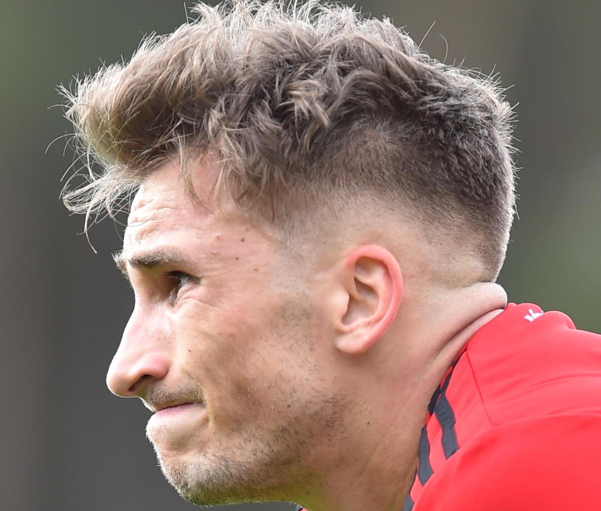 Nico Argauer hat sich am zweiten Spieltag gegen die SpVgg SV Weiden schwer verletzt. (Bild: A. Schwarzmeier)