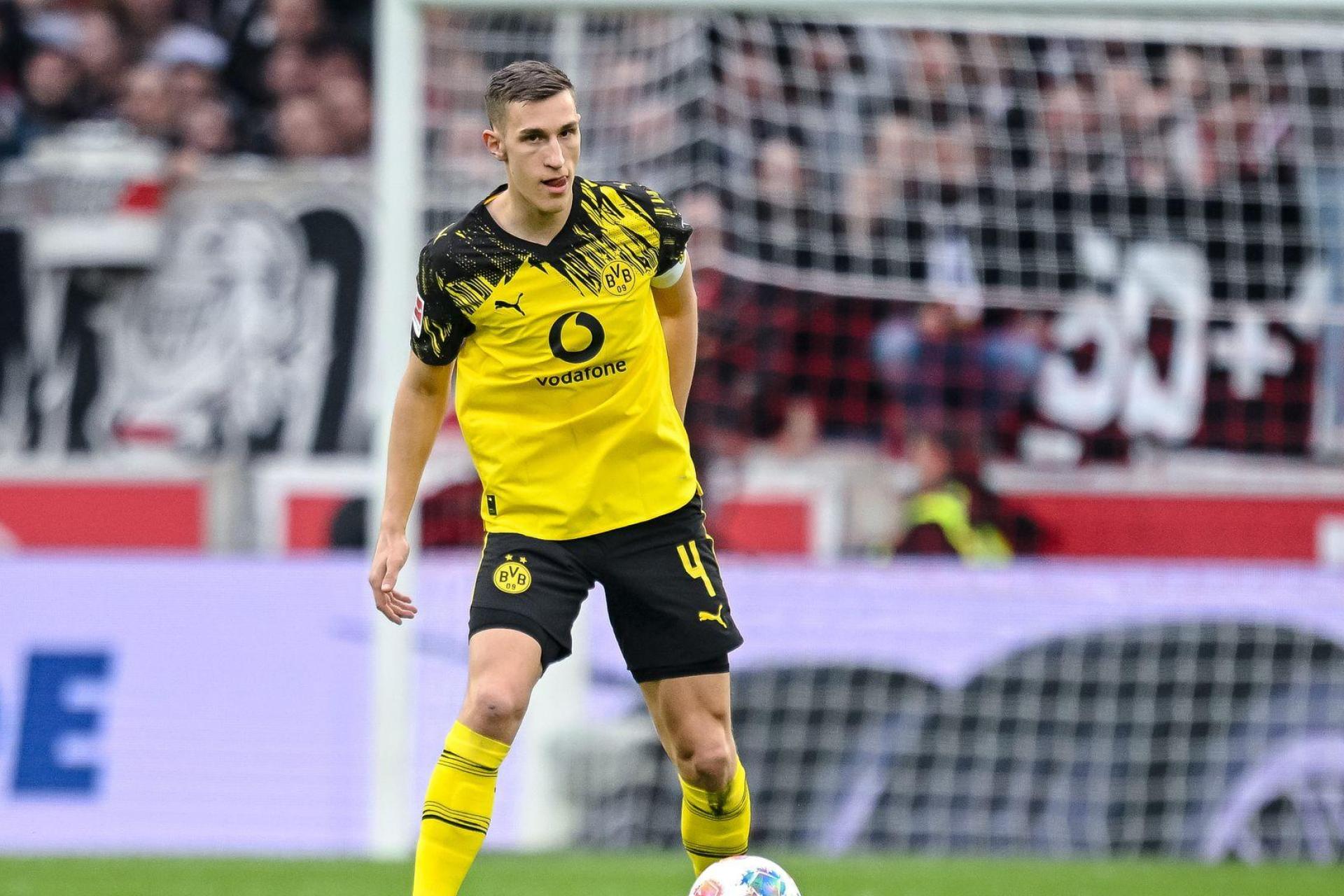 Nico Schlotterbeck hat laut Medienberichten seinen Vertrag bei Borussia Dortmund verlängert. (Archivbild: Harry Langer/dpa)