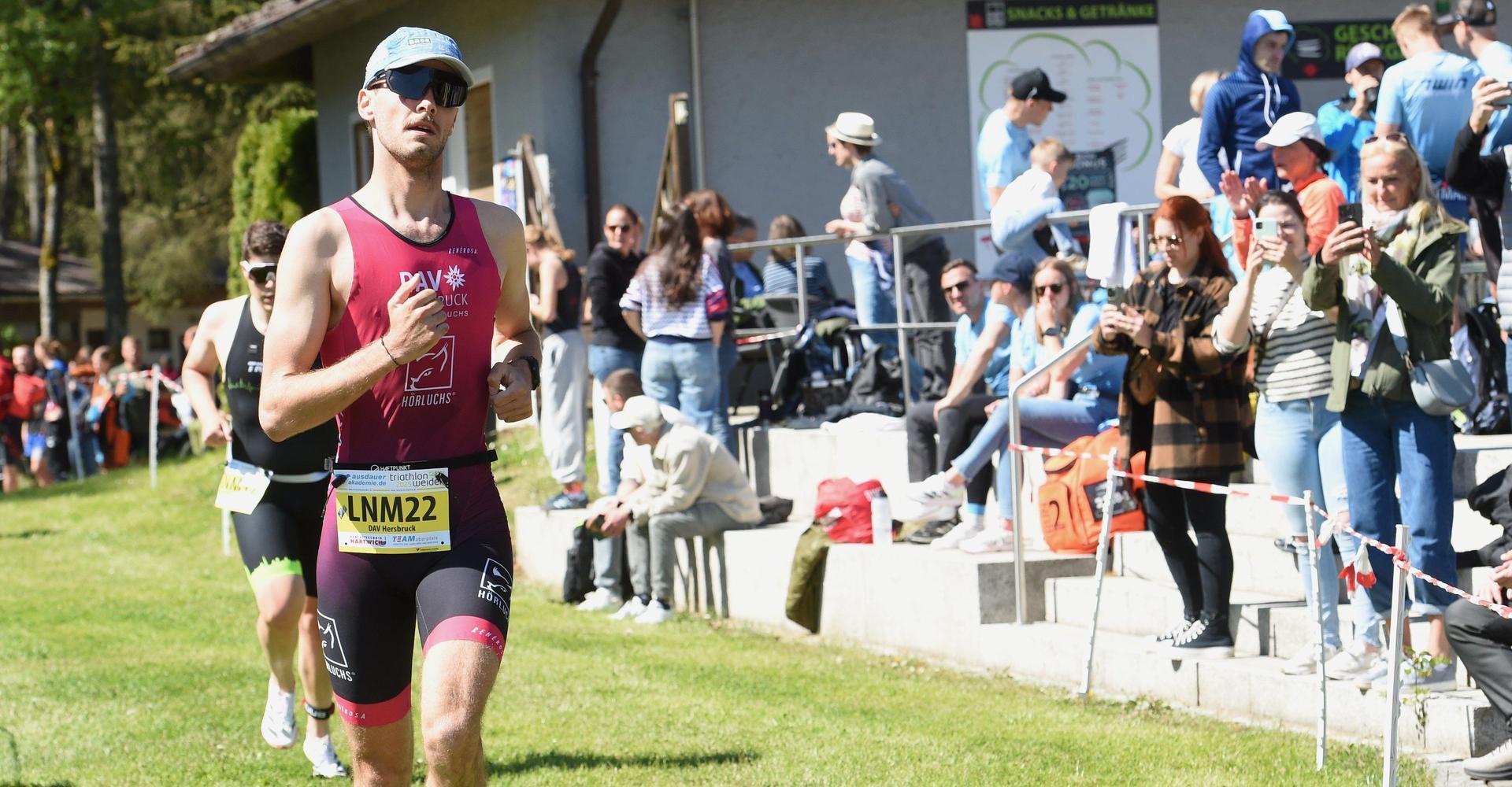 Beim 19. Weidener Triathlon werden wieder viele Zuschauer die Athleten anfeuern. (Archivbild: Gerd Büttner)