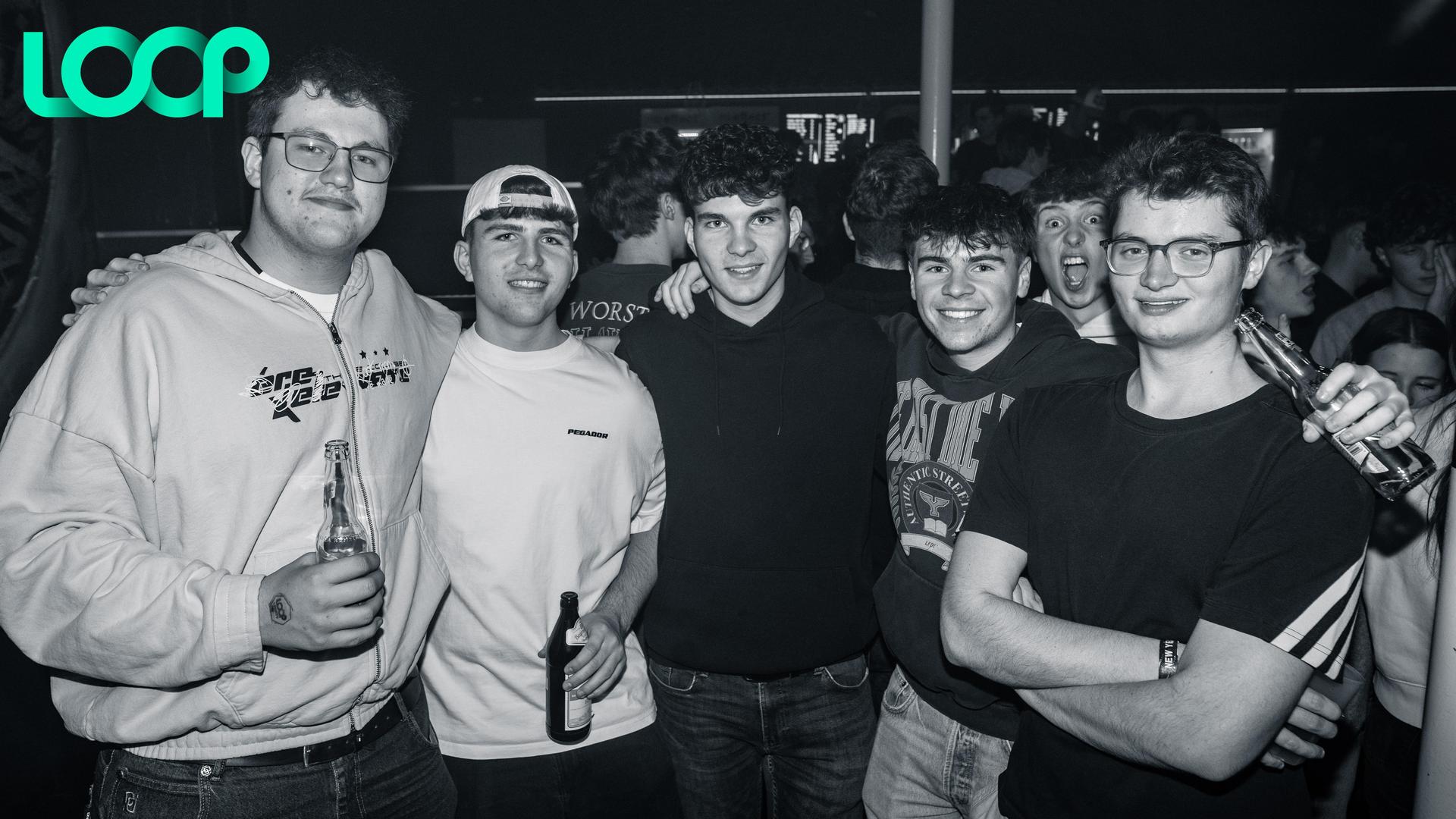 „Dark Glamour New Years Party”: Das war das Motto bei der Party am Freitag im Loop Weiden. (Bild: Hannes Stock)