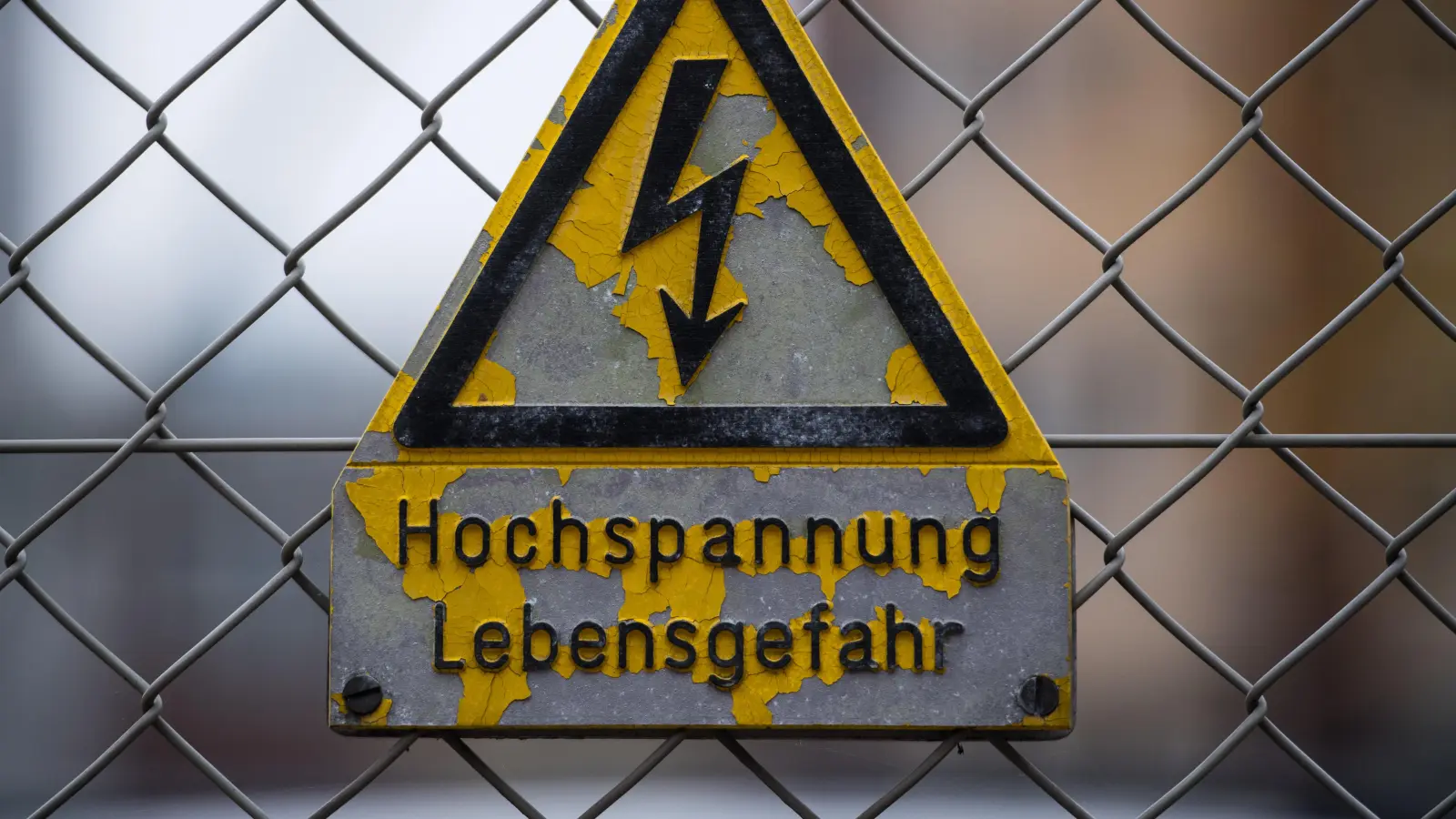 In Weiden fiel am Montagnachmittag im gesamten Stadtgebiet der Strom aus.  (Symbolbild: Andreas Arnold)