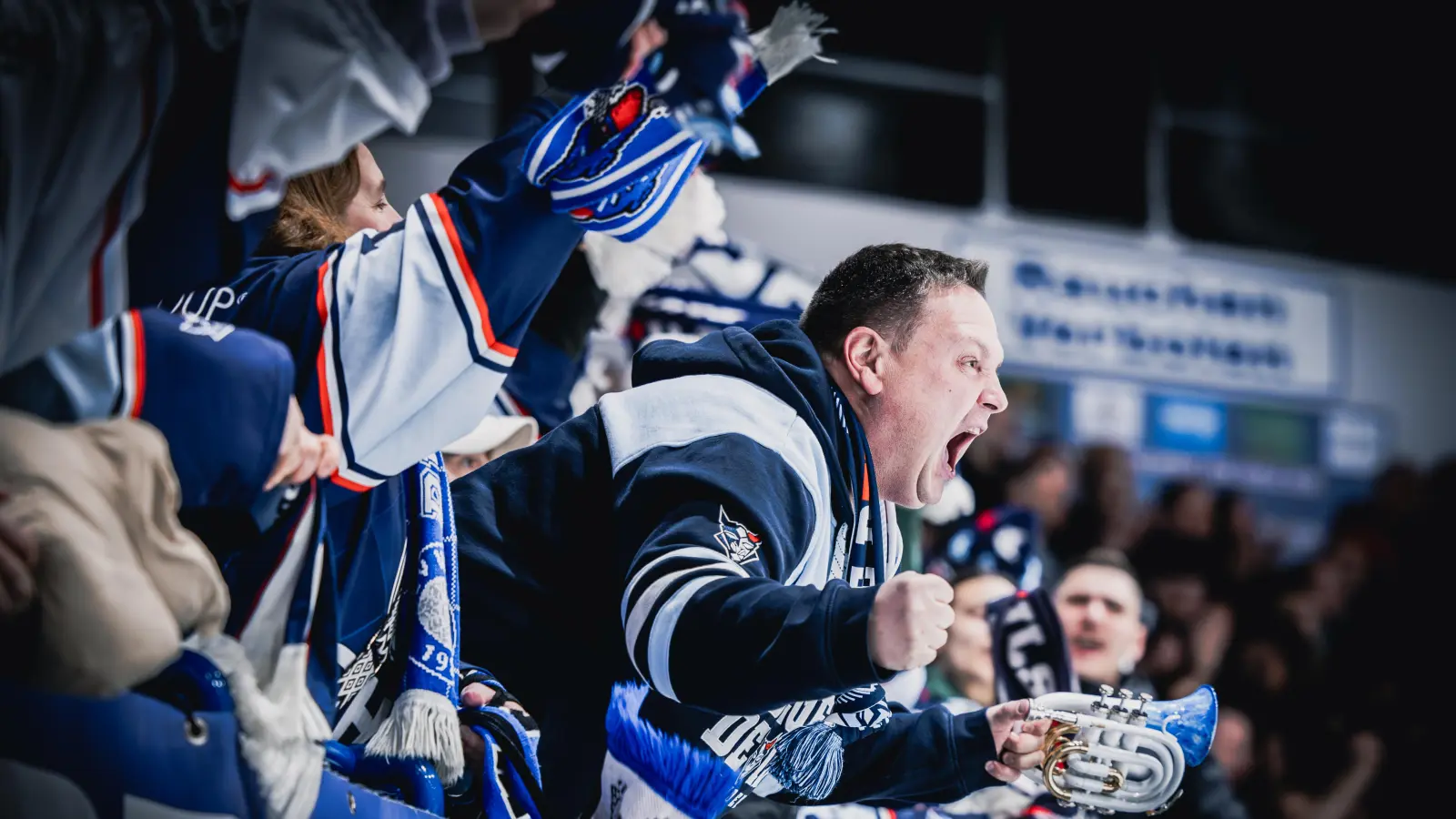 Die Blue Devils Weiden laden ihre Fans am kommenden Samstag um 12.30 Uhr zum öffentlichen Training ein.  (Archivbild: Tobias Neubert)